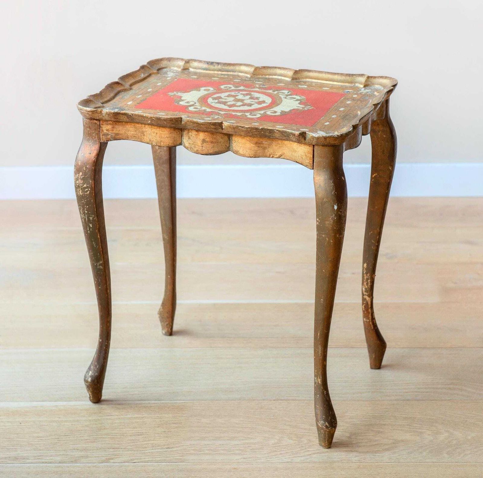 Florentine Giltwood Side Table   Vintage Italian Scalloped Accent Table, Hand Painted, 1960s