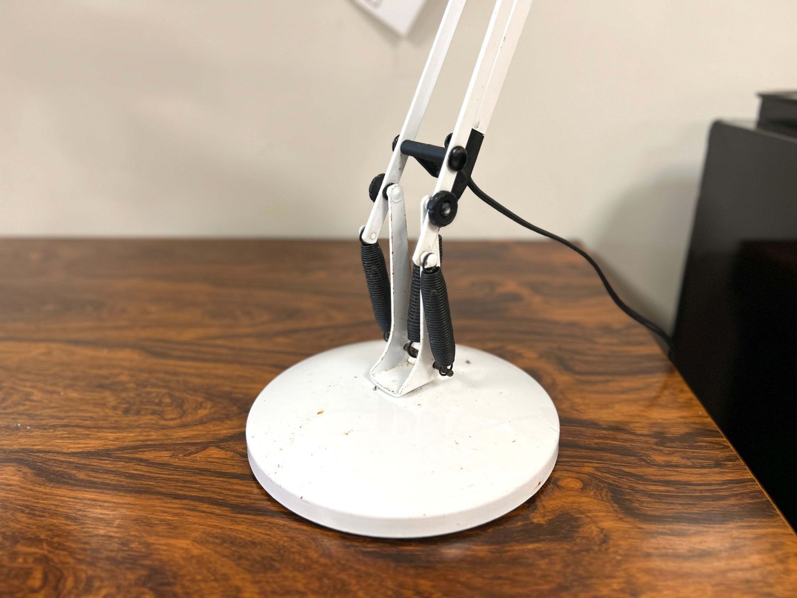 Anglepoise Model 90, White Mid Century Adjustable Desk Lamp photo 125.0