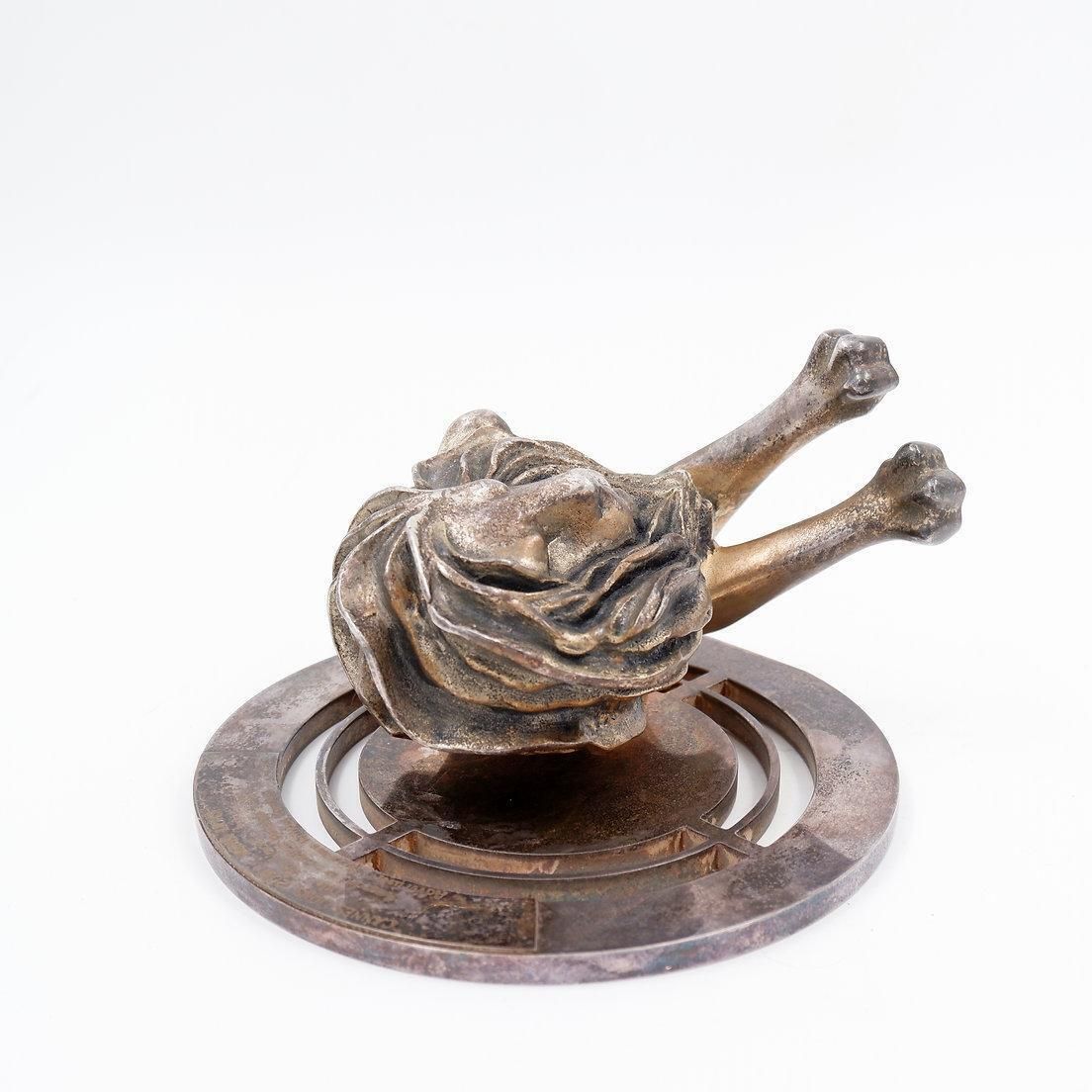 photo vinterior Cannes Lion In Silver Bronze By Arthus Bertrand Of Paris, Awarded At The 2011