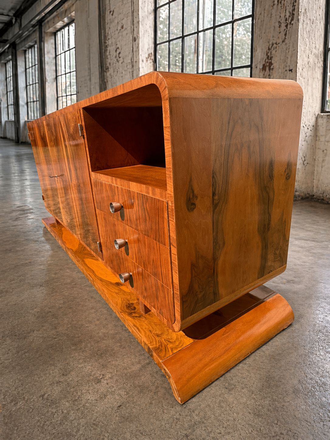 Art Deco Walnoten Dressoir / Kast, Jaren 1930–1940, Midden Europa photo for sale