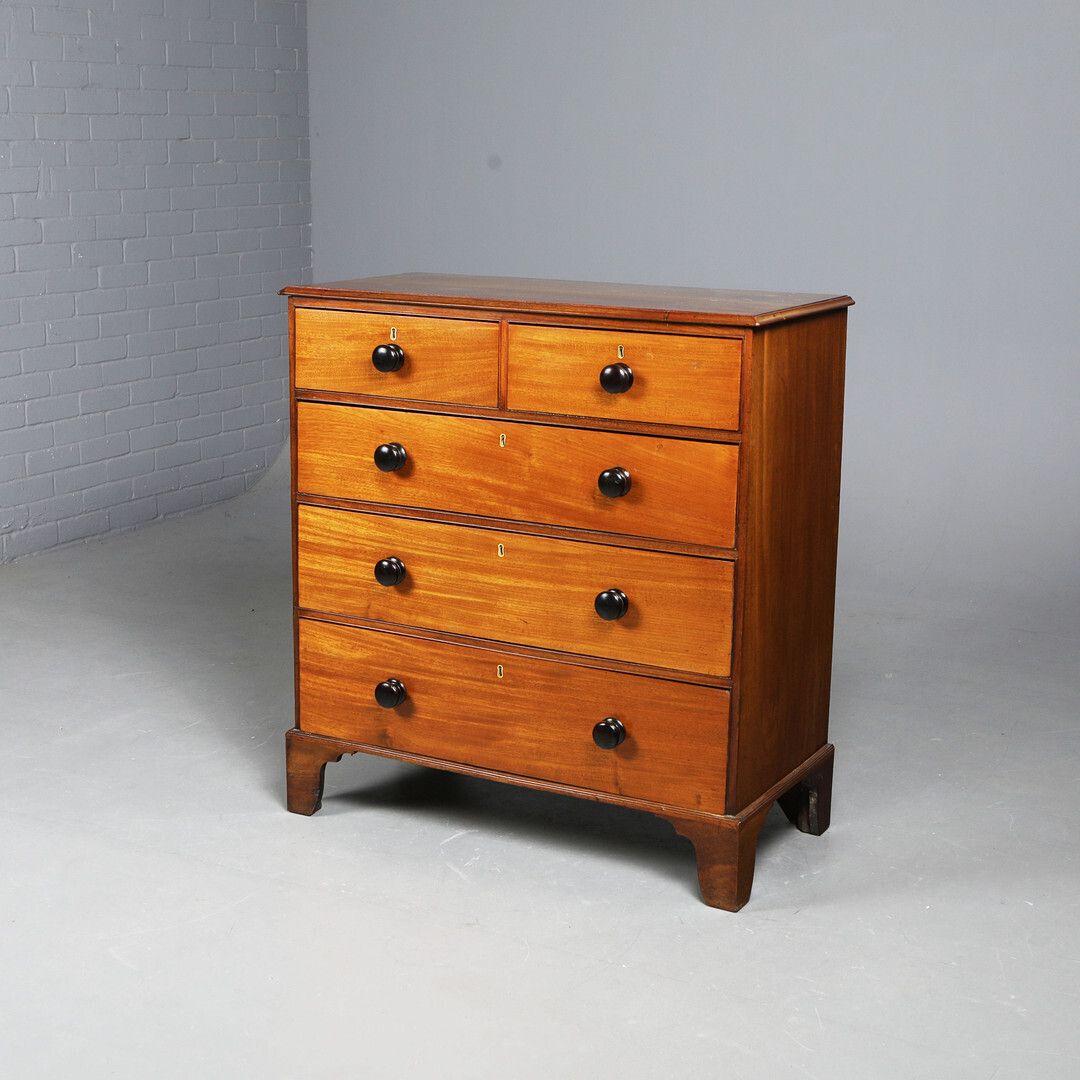 George III Mahogany Chest Of Drawers photo furniture