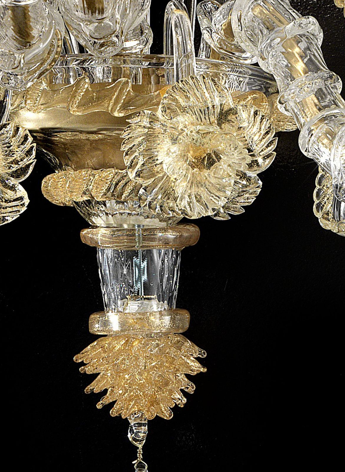 Luxury Italian "Ca' Rezzonico" With Gold Flowers And Leaves Murano Glass photo Lighting