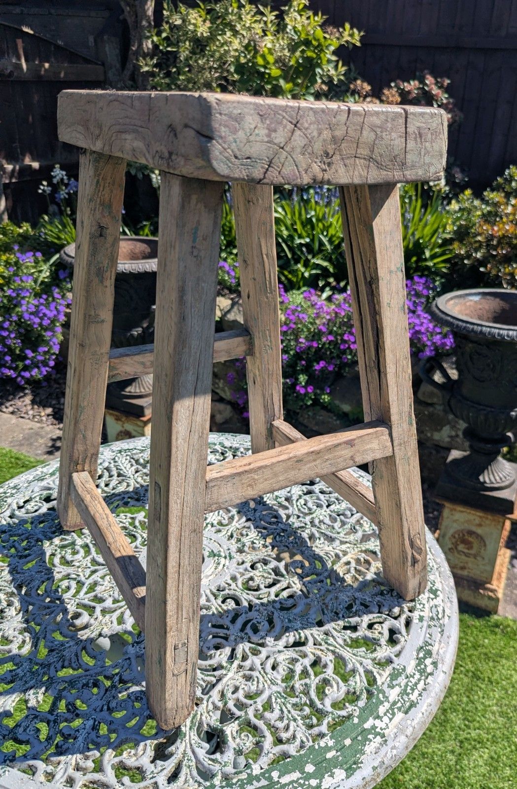 photo furniture Table / tabouret vintage rustique en orme récupéré Ozzy Osbourne, livraison disponible 0315