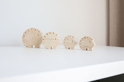 Ensemble de 4 sculptures de hérissons en travertin par Fratelli Mannelli, années 1970 photo vinterior