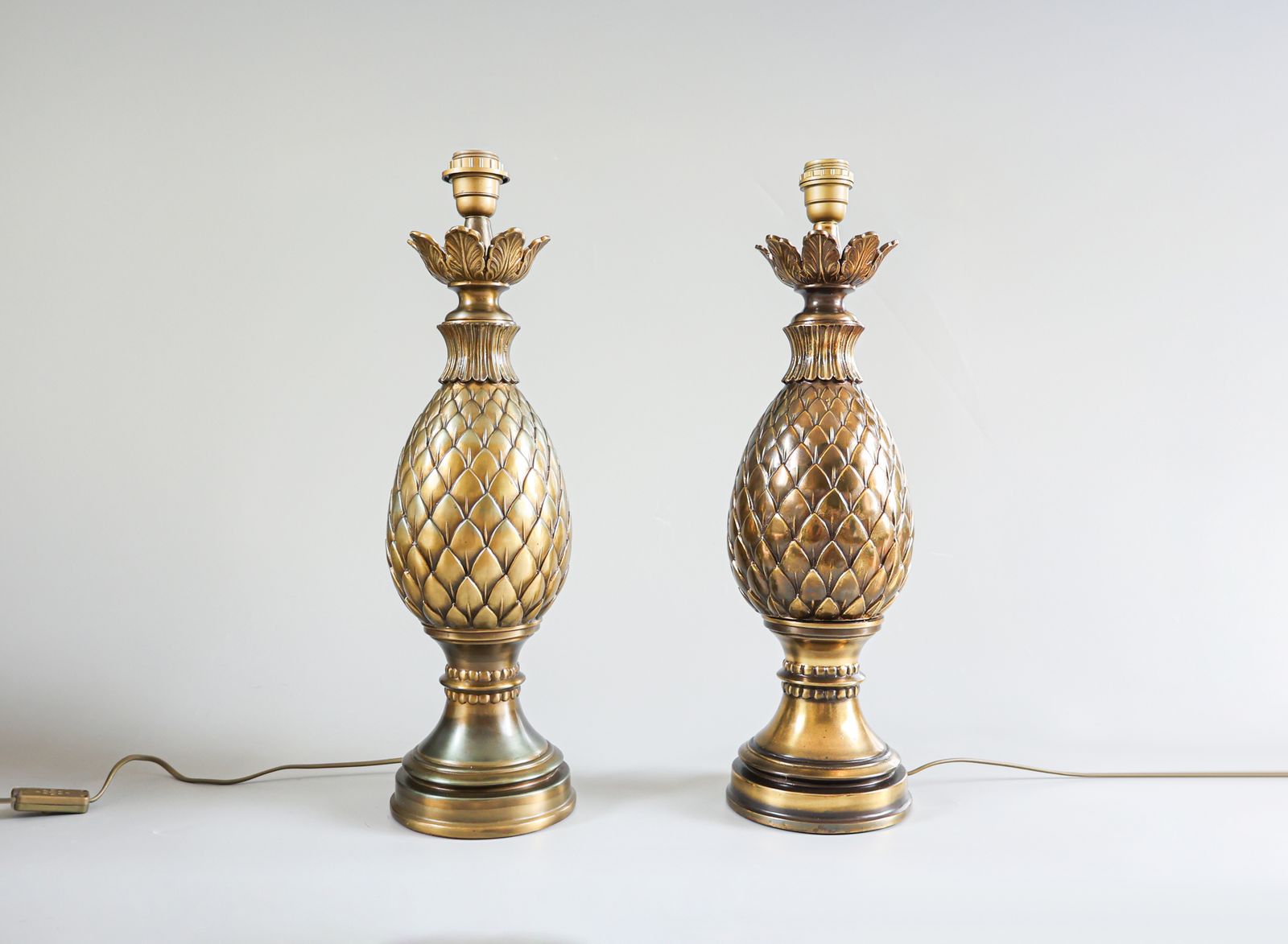 Set van twee Deknudt Loevsky & Loevsky tafellampvoeten met ananasdesign photo furniture