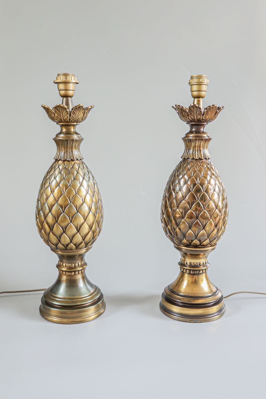 Lot de deux lampes de table Deknudt Loevsky & Loevsky motif ananas photo for sale