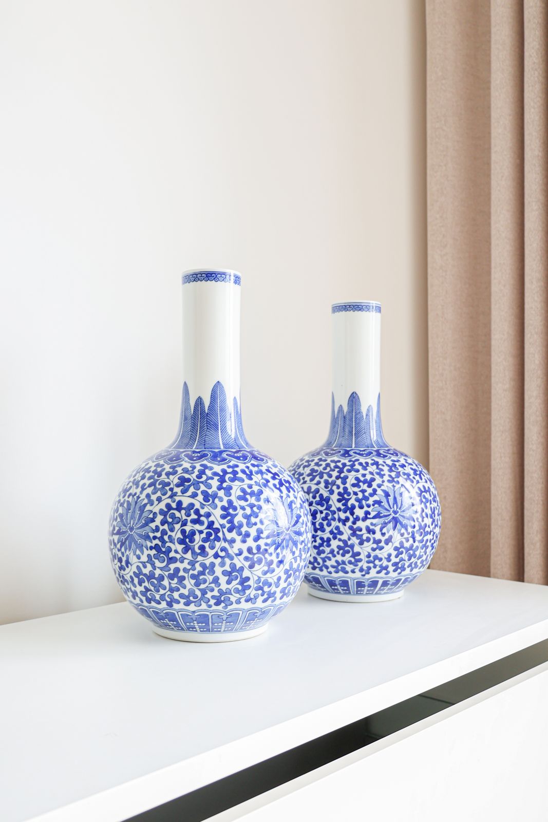Decoratief Paar Bijpassende Chinese Vazen