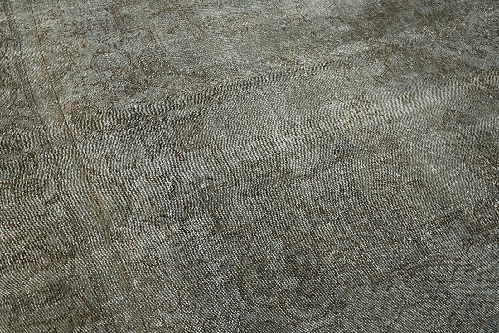 photo furniture Grand tapis overdyed gris, 9x12