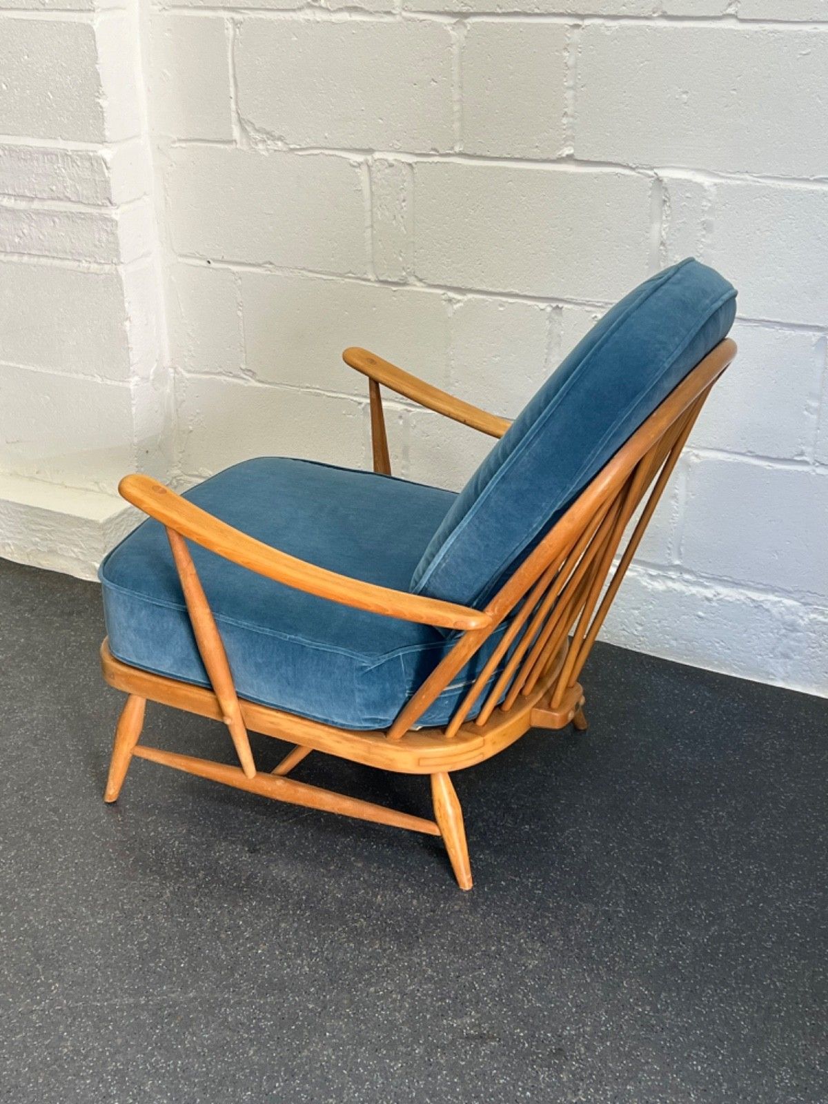 Ercol Armchair Vintage Model 203 Midcentury Blonde (Delivery Available) photo 594.0