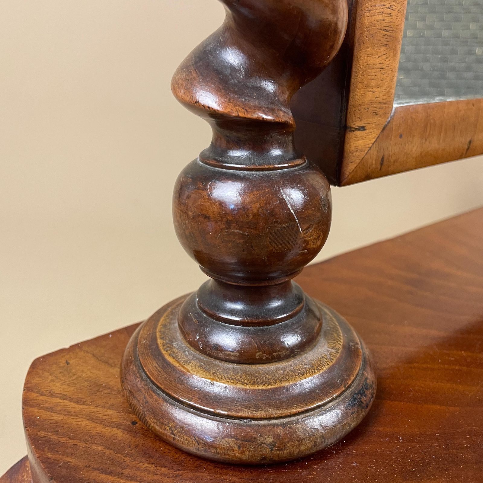 Antique Vanity Mirror Wood Barley Twist Tabletop Swivel Vintage Dressing Table Mirror Victorian Bedroom Dressing Room Decor photo Home Decor