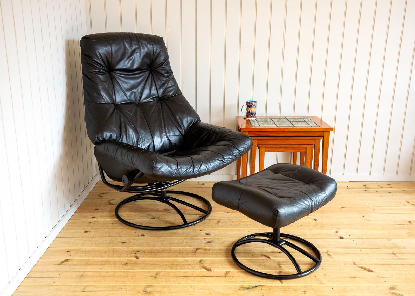 Norwegian Black Leather Lounge Chair & Footstool Set Swivel Reclining Ekornes Stressless 1980s Mid Century Star Wars Darth Vader Ottoma.N Mcm photo 1750.0