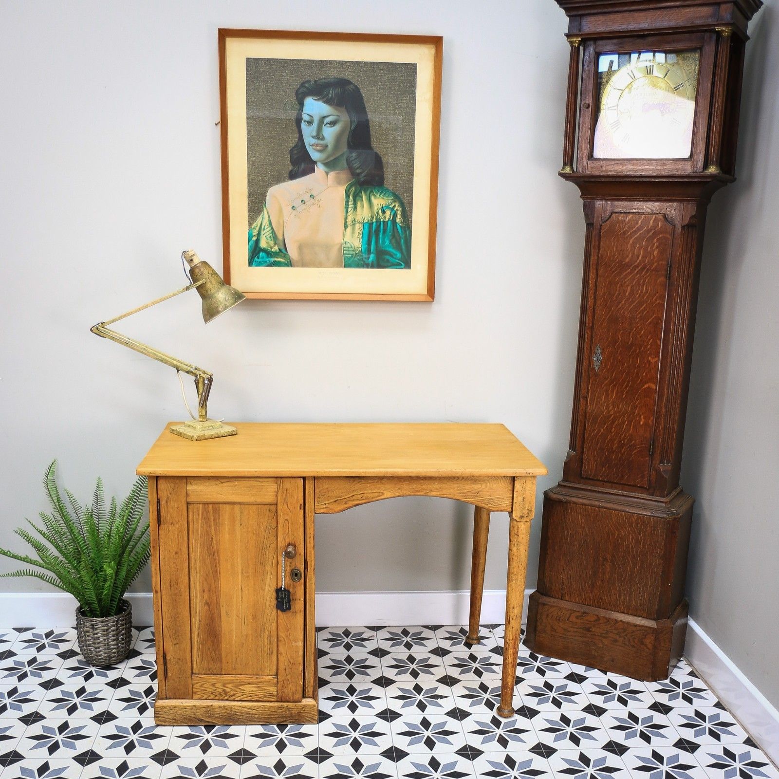 Furniture Desk Pine Single Pedestal Desk King George V photo