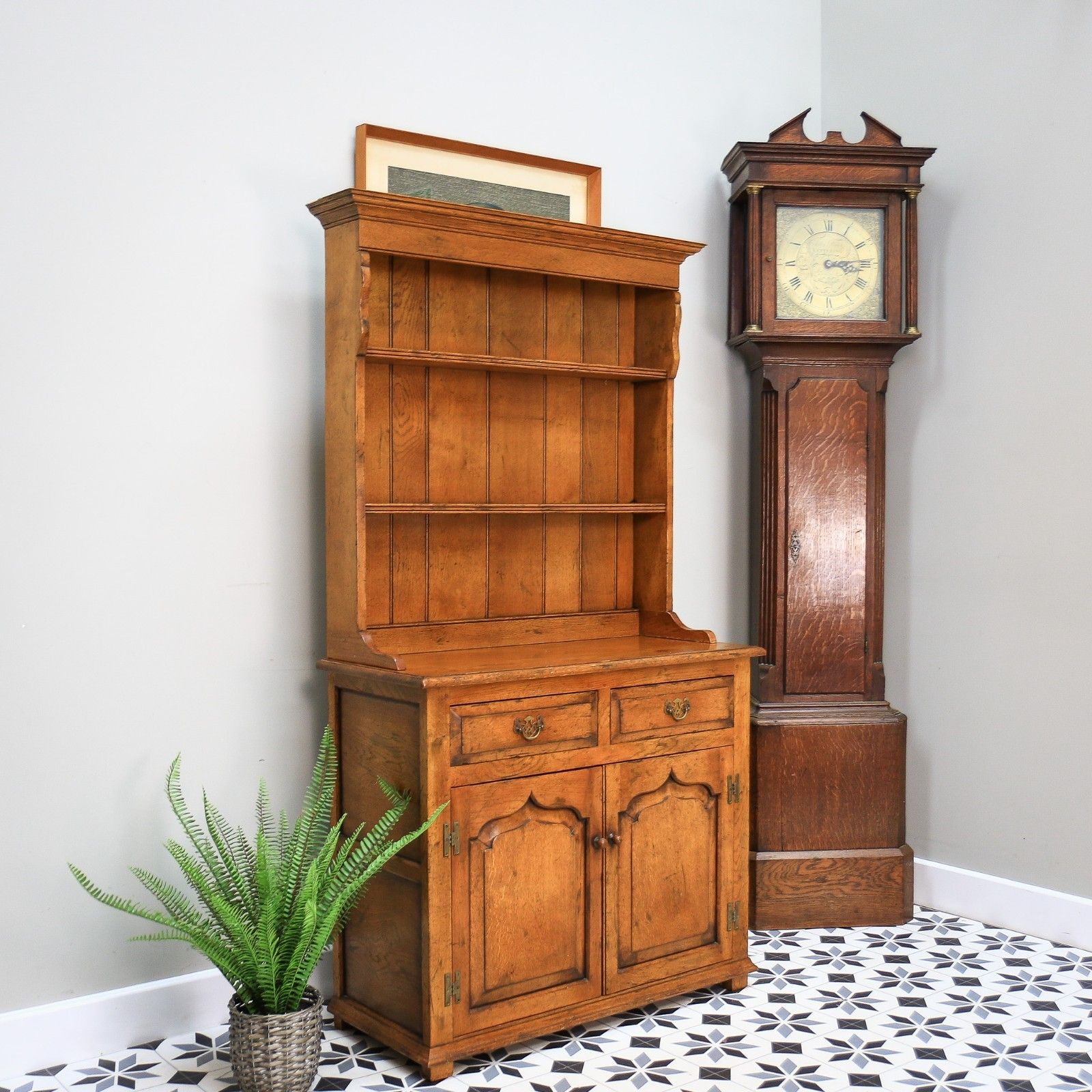 Oak Welsh Dresser In A Titchmarsh And Goodwin Style.