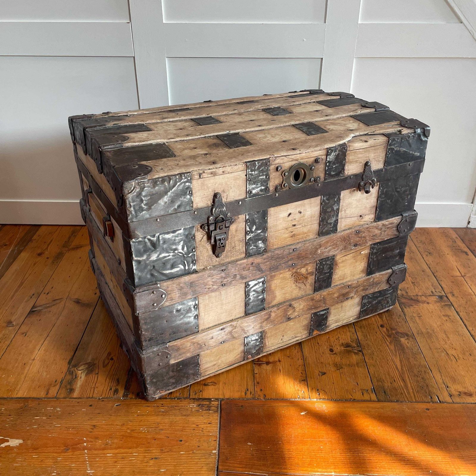 345.0 Antique Dome Top Trunk Wood Metal Strap Steamer Chest Storage Large Rustic Hinged Lid Lidded Blanket Box Vintage Industrial photo