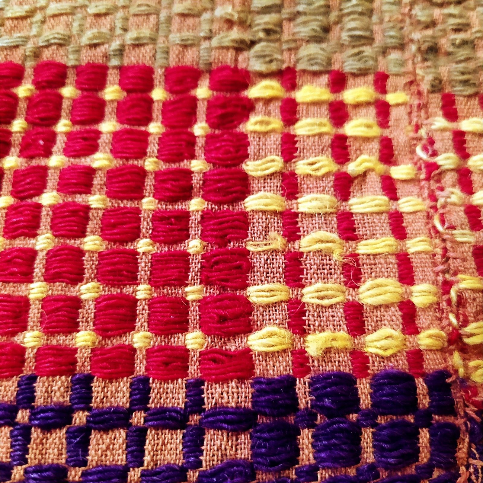 photo for sale Textile tissé main au métier à tisser, années 1970.