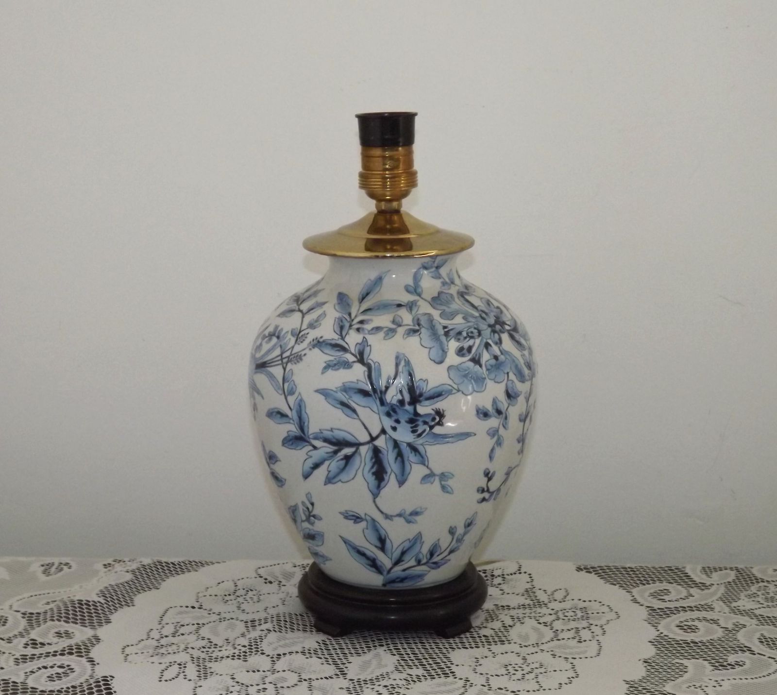 Blue & White Chinoiserie Ginger Jar Table Lamp Raised Bird & Floral Motif photo furniture