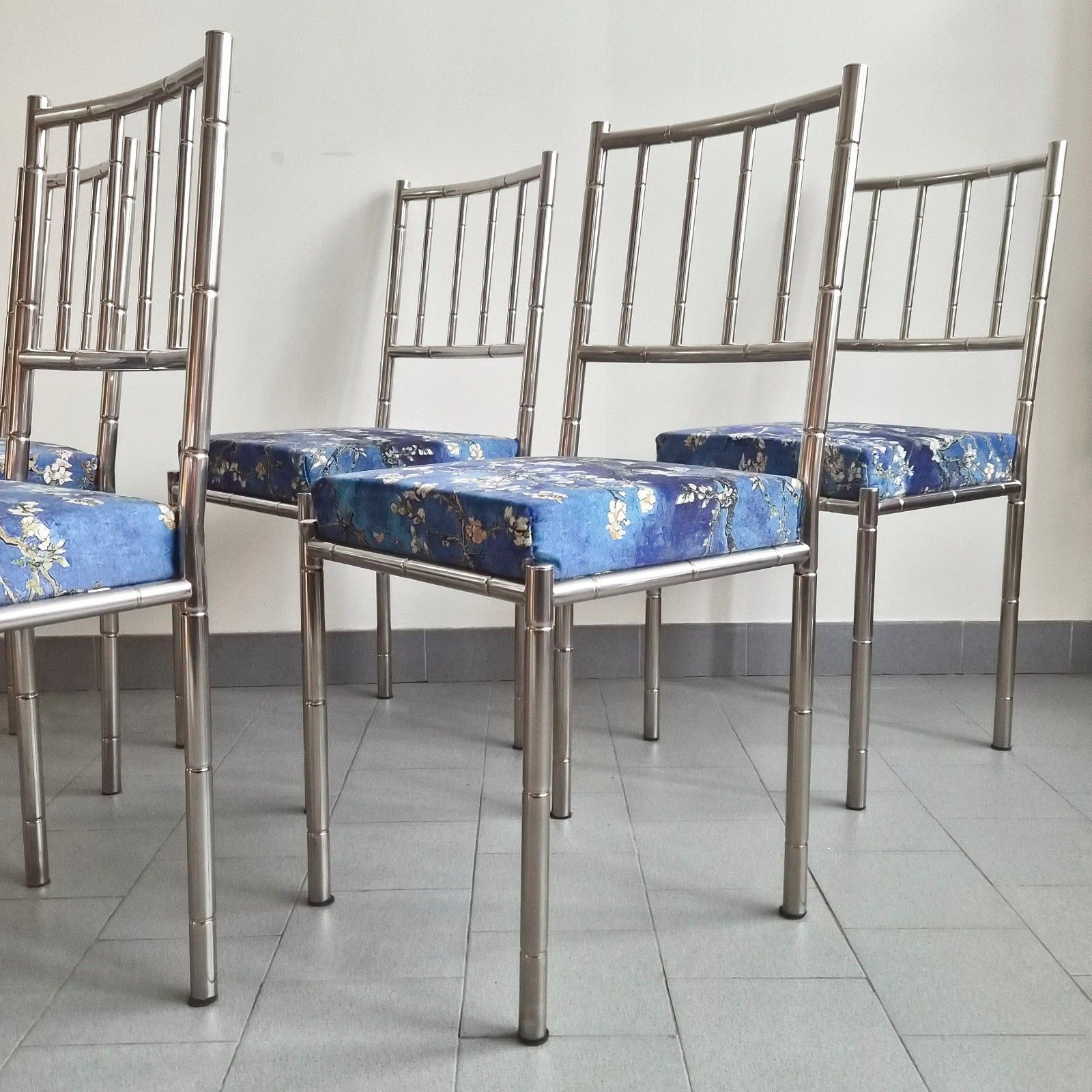 1163.0 Vintage 1970 Aluminum Faux Bamboo & Fabric Almond Bloom Fabric 5 Chairs photo