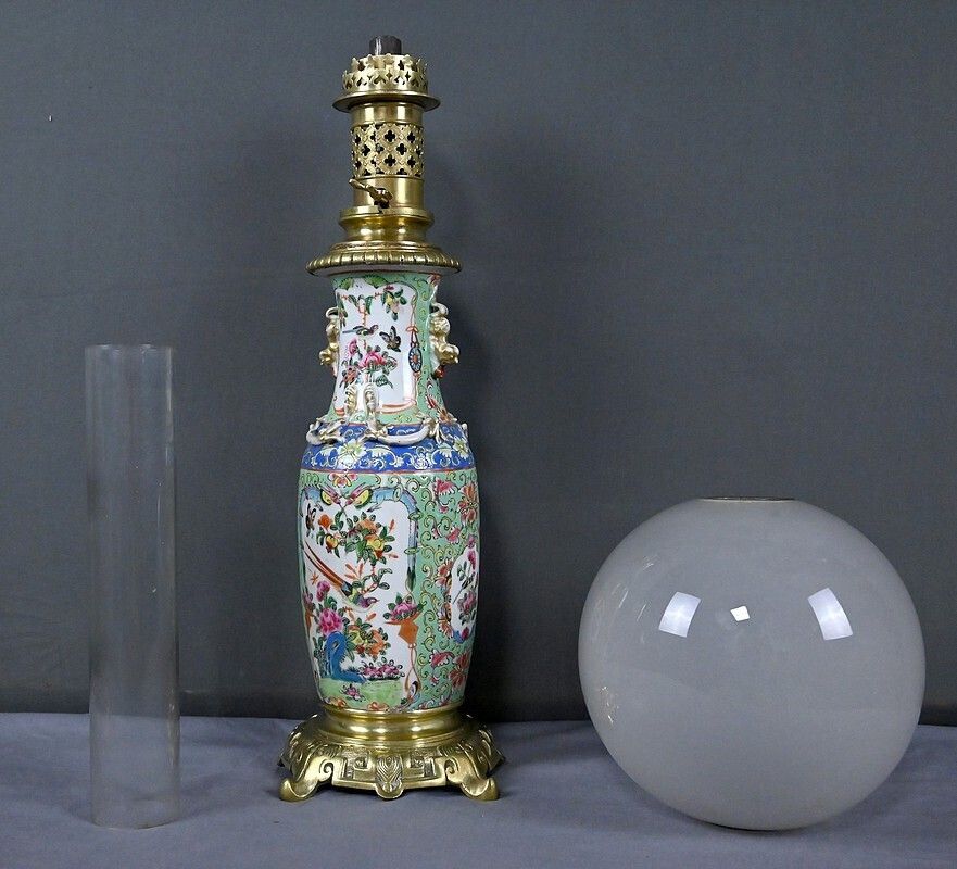 Canton Porcelain & Bronze Oil Lamp, Qing Dynasty, China – Late 19th Century photo 910.0