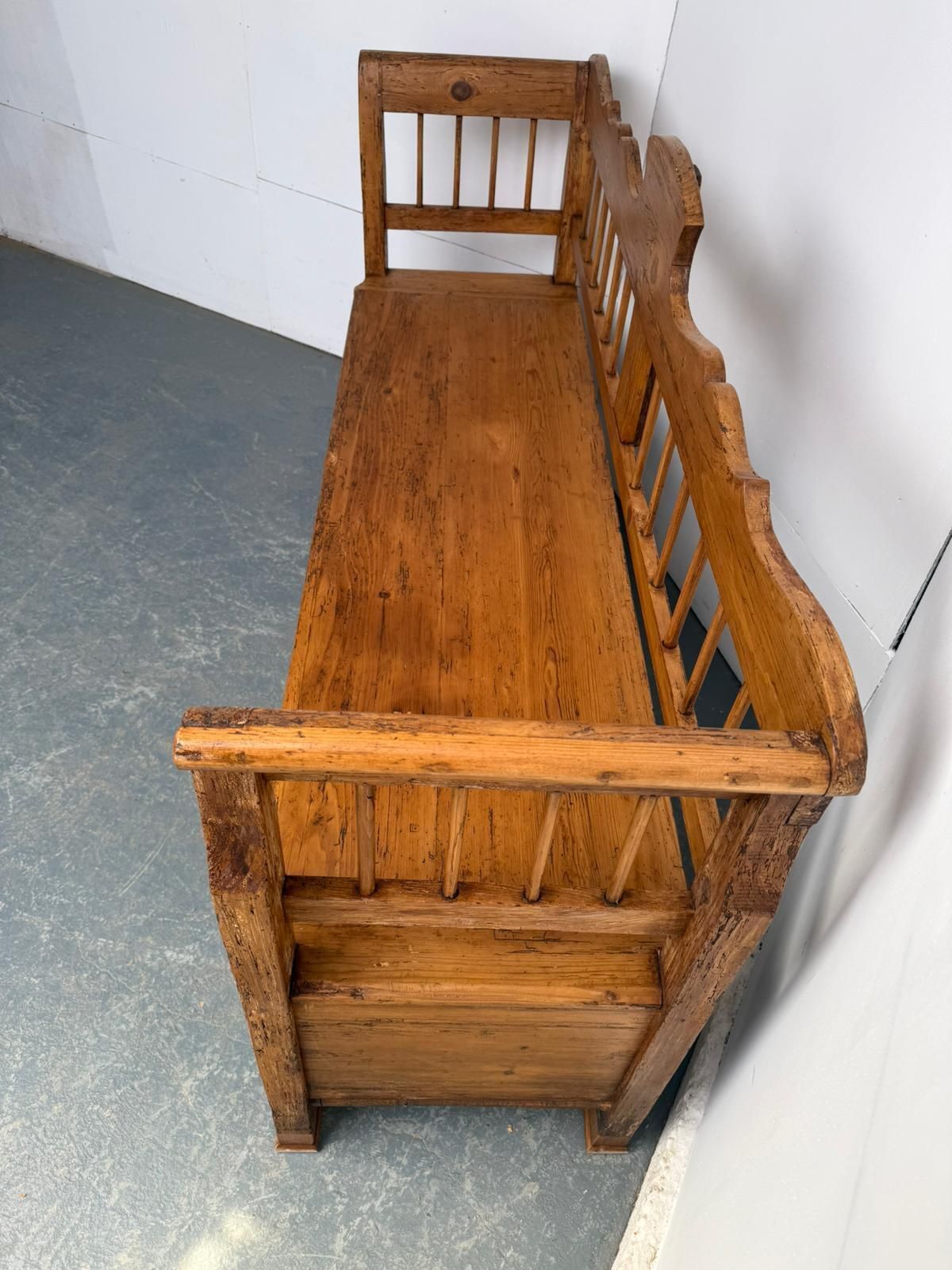 A Lovely Georgian Pine Waxed Original Hungarian 2/3 Seater Settle photo vinterior