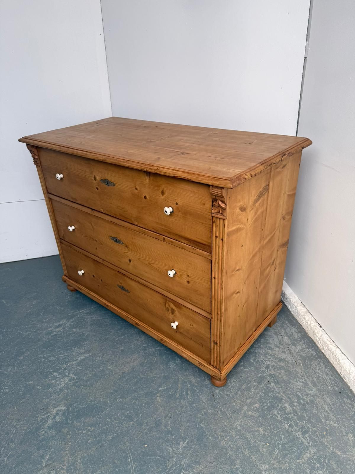 A Beautiful Victorian Pine Hungarian Waxed 3 Drawer Chest Of Drawers