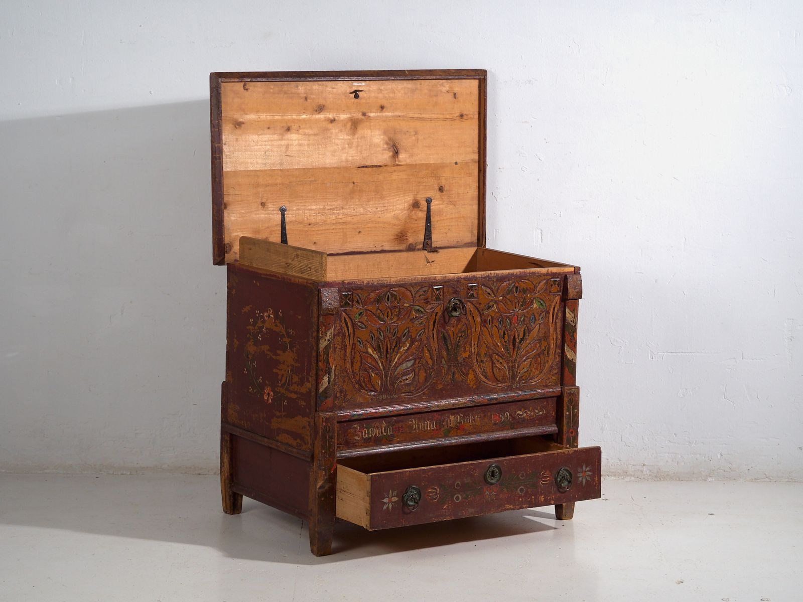 Central European Dowry Chest In Polychromed Pine – Central Europe, 1889 photo Furniture