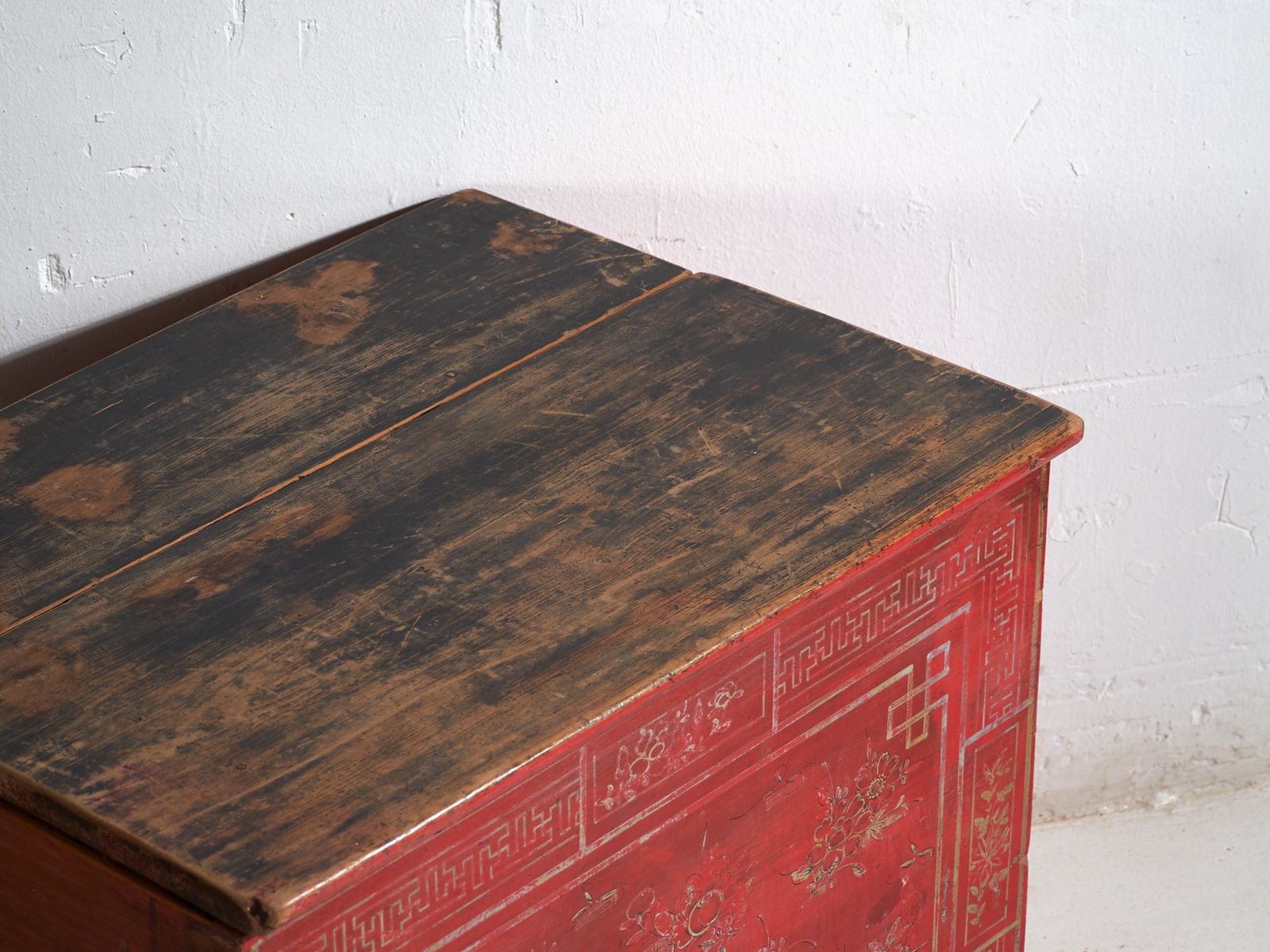 Antique Chinese Painted Trunk In Pine Wood – Dongbei, Circa 1930 photo furniture