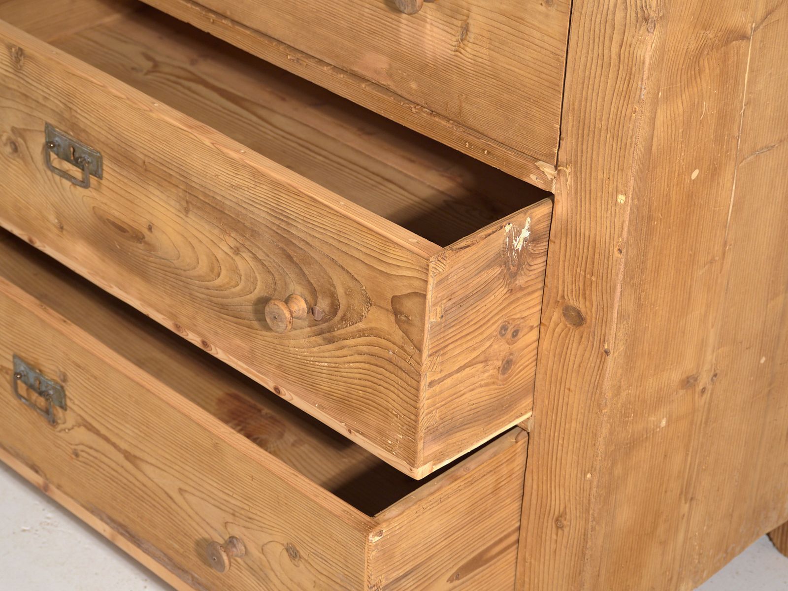 photo furniture Central European Chest Of Three Drawers In Washed Pine – Central Europe, Circa 1900
