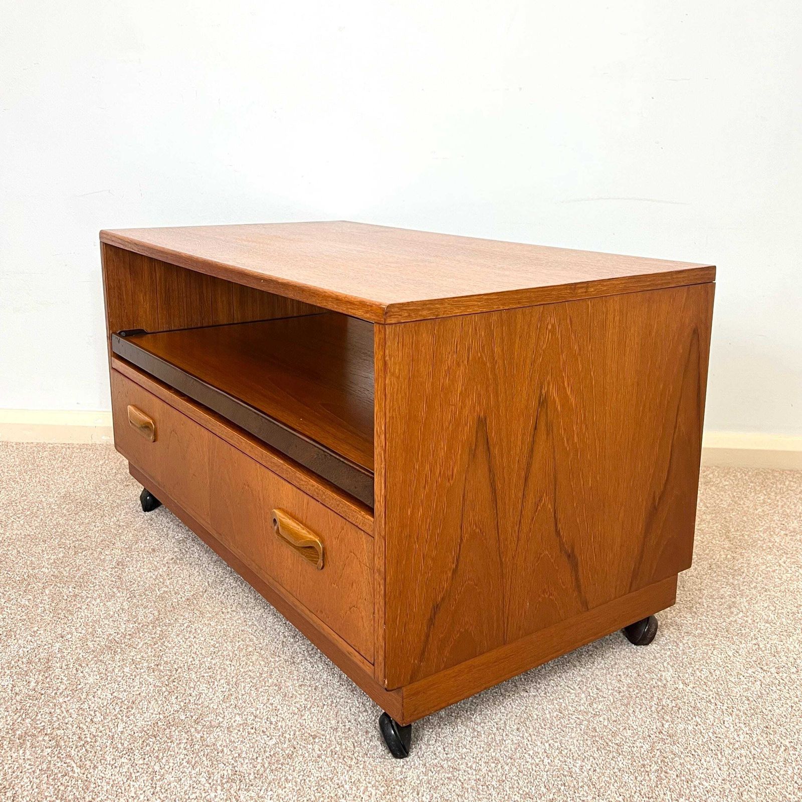 G Plan Mid Century Teak Media Unit , Tv Trolley With Storage photo vinterior