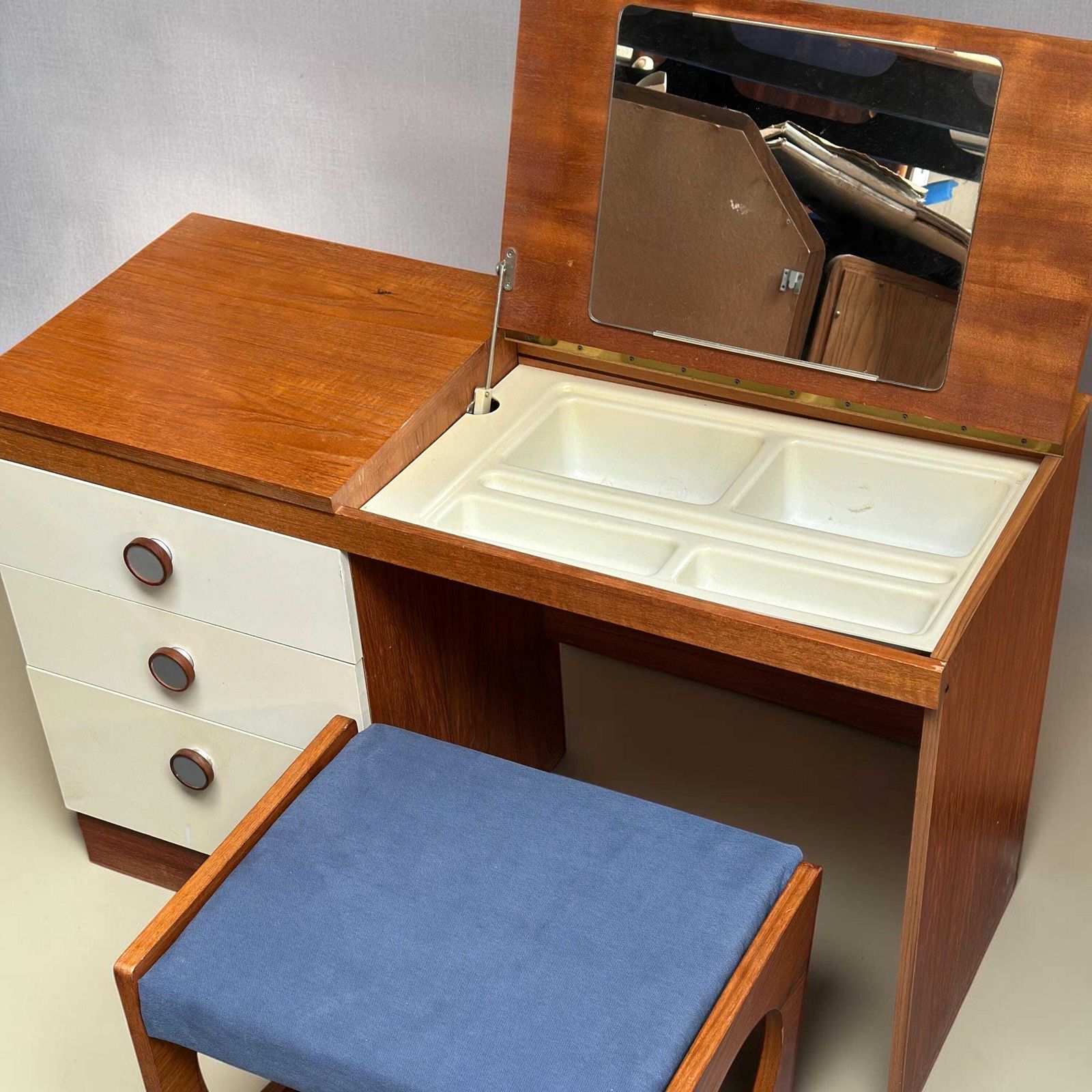 Mid Century Uniflex “F Range” Teak Dressing Table, C.1960s (With Original Advert) photo 395.0