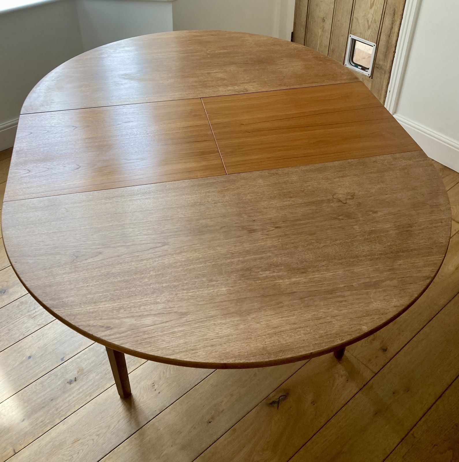 Original Nathan Roundette Extendable Table With Matching Chairs