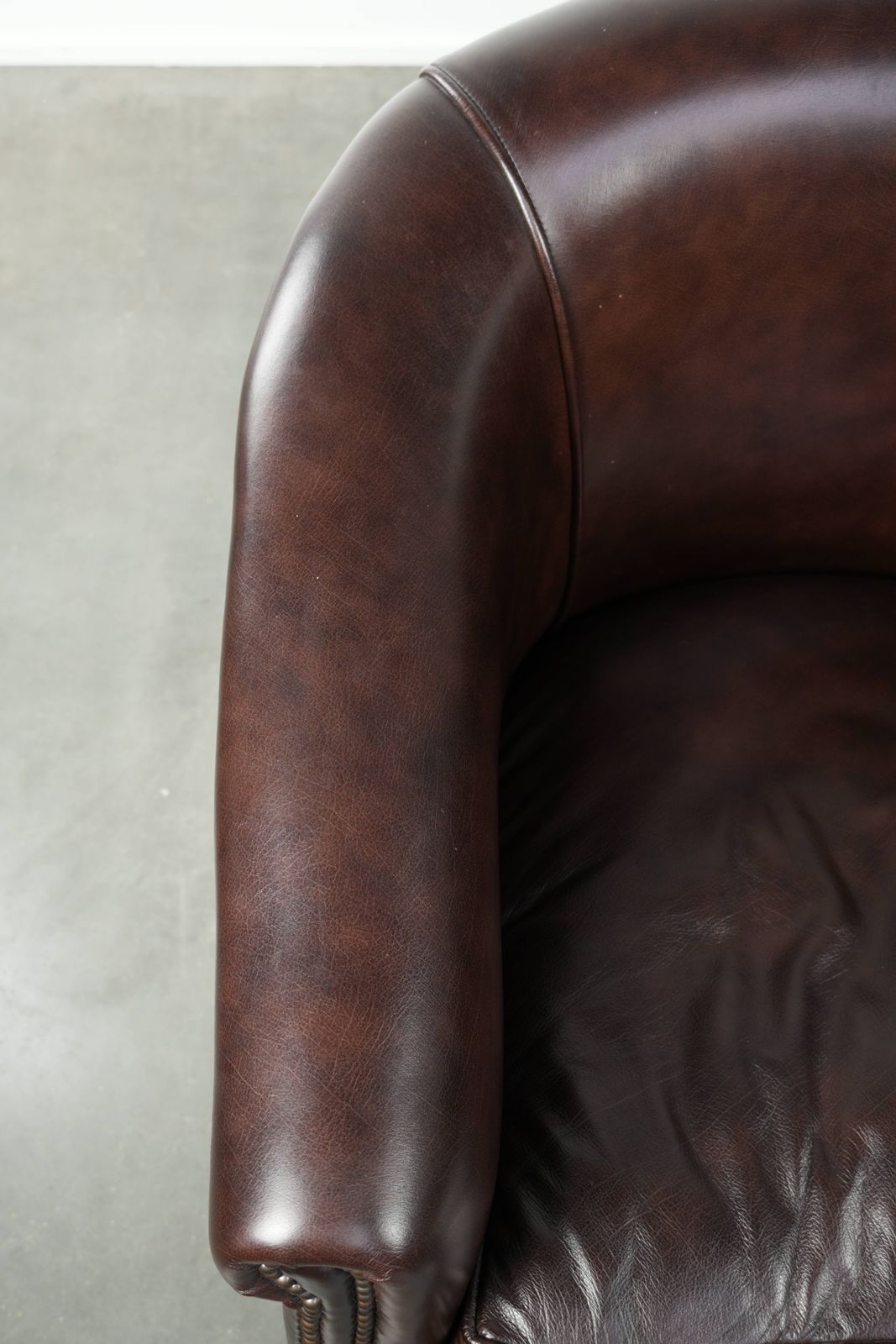 Set Van Twee Donkere Koeienhuid Club Fauteuils In Goede Staat Met Een Tijdloos Engelse Stijl Design photo buy