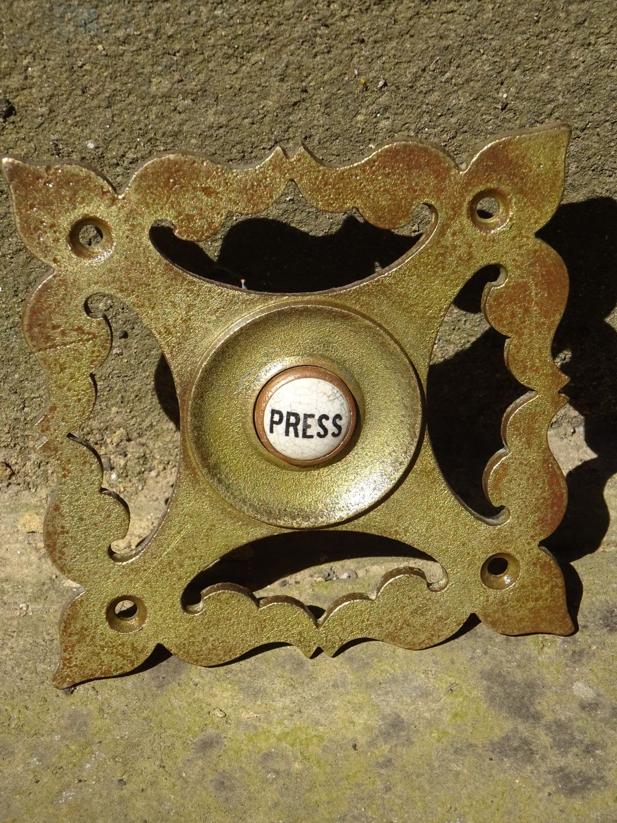 Reclaimed Antique Brass Quatrefoil Door Bell photo 110.0