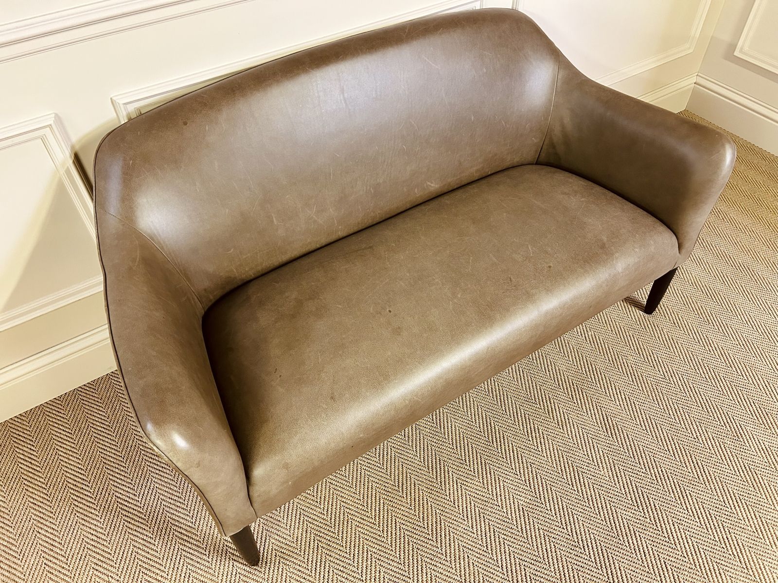 James Uk Newington Two Seater Sofa In Taupe Leather Amazing Quality Trade £2401 photo vintage