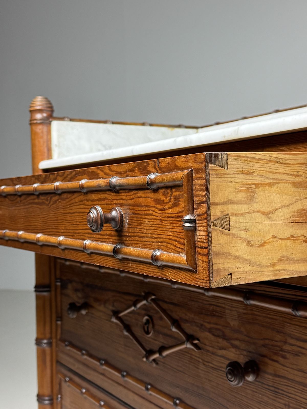 photo vinterior Faux Bamboo Chest Of Drawers 1900