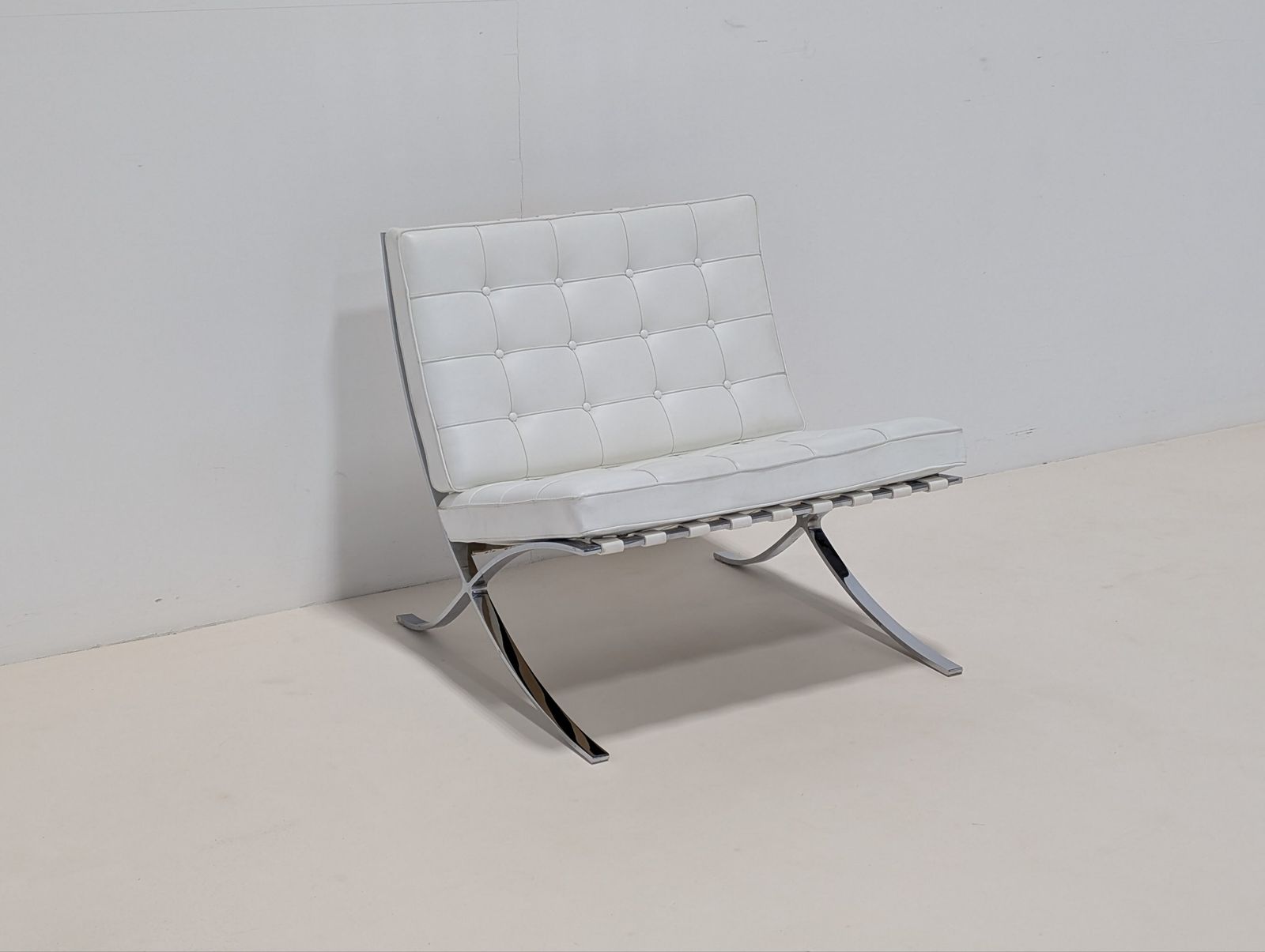 Furniture Knoll Barcelona Lounge By Ludwig Mies Van Der Rohe photo