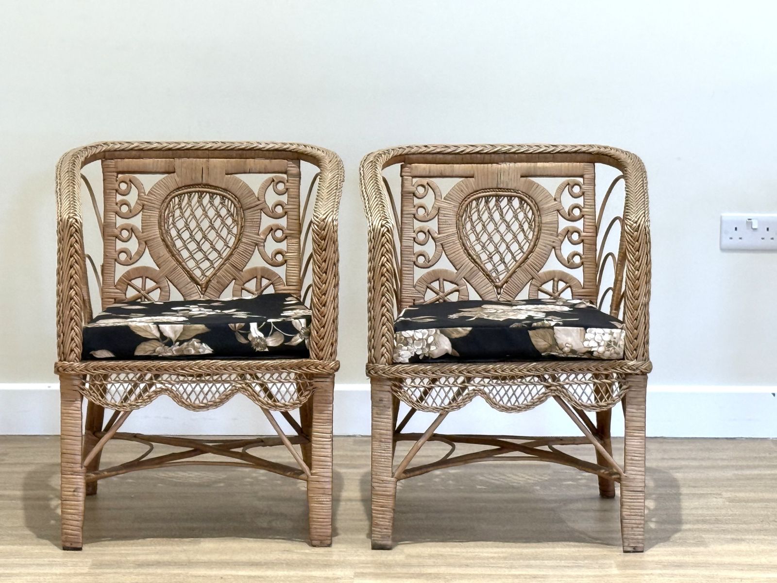 390.0 Late 19th–Early 20th Century French Wicker Conservatory Set With Heart Shaped Backs And Glass Top Table photo