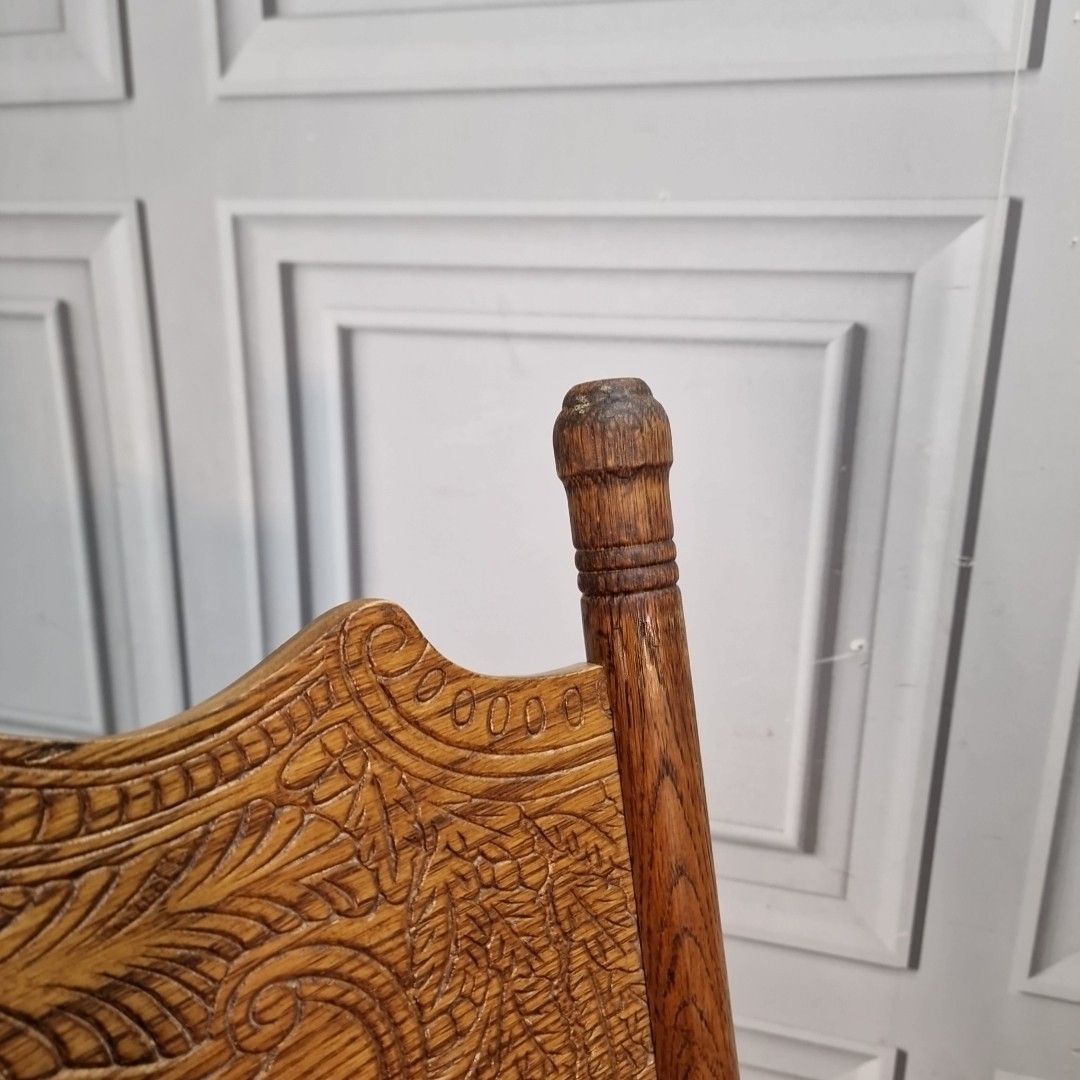 photo vintage Vintage Oak Swivel Chair Wooden Desk Seat Colonial Style Office Armchair Carved