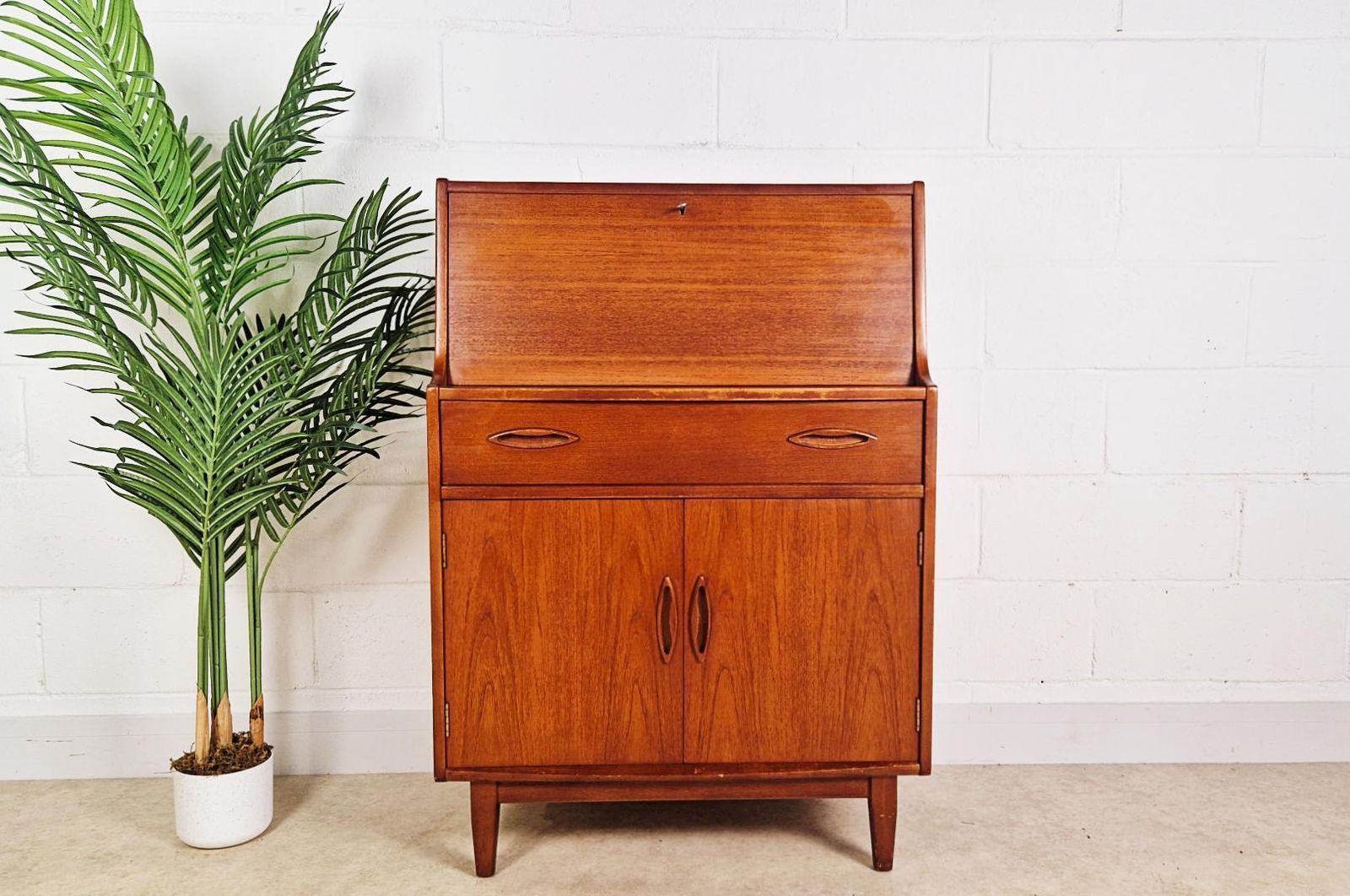 Jentique Vintage Mid Century Medium Teak 1960s Danish Design Writing Bureau Sideboard Pg031
