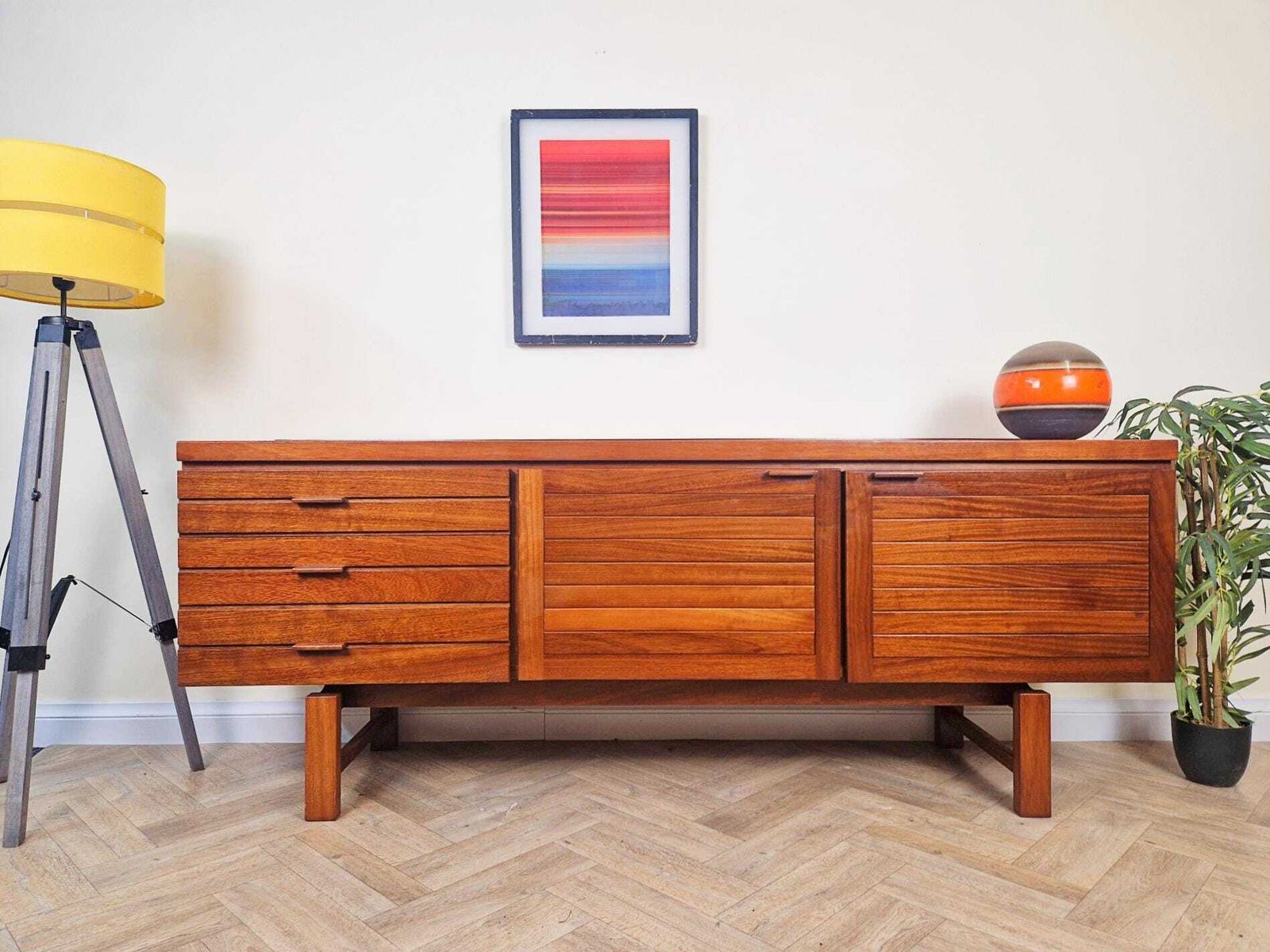 White & Newton Vintage Mid Century Teak Danish Design Sideboard Buffet Credenza Bl745
