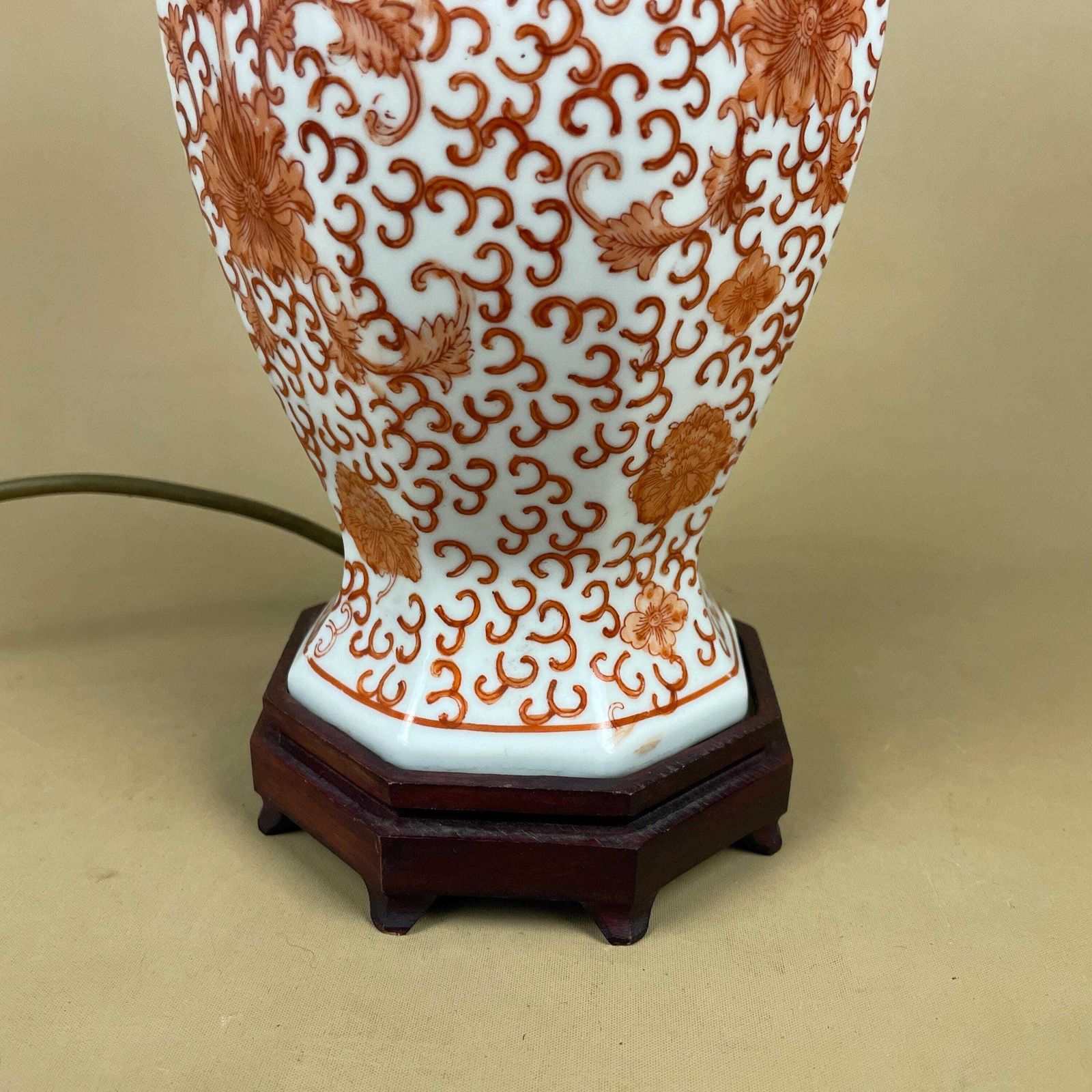 Oriental Ceramic Lamp Orange White Ginger Jar Hand Painted Floral Light Table Brass Gold Chinoiserie Chinese Ornate Pattern Wood Base photo vinterior