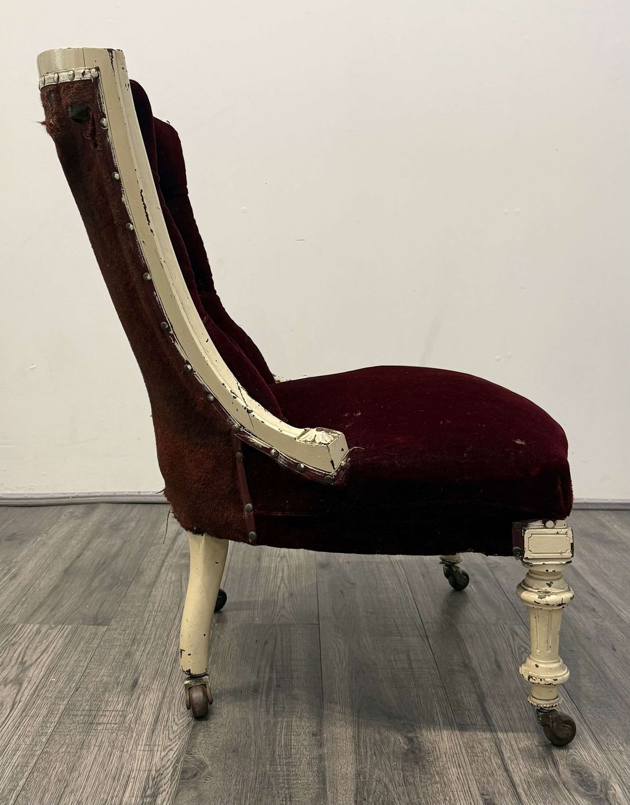 photo furniture Victorian Red Velvet Chair, 1800s