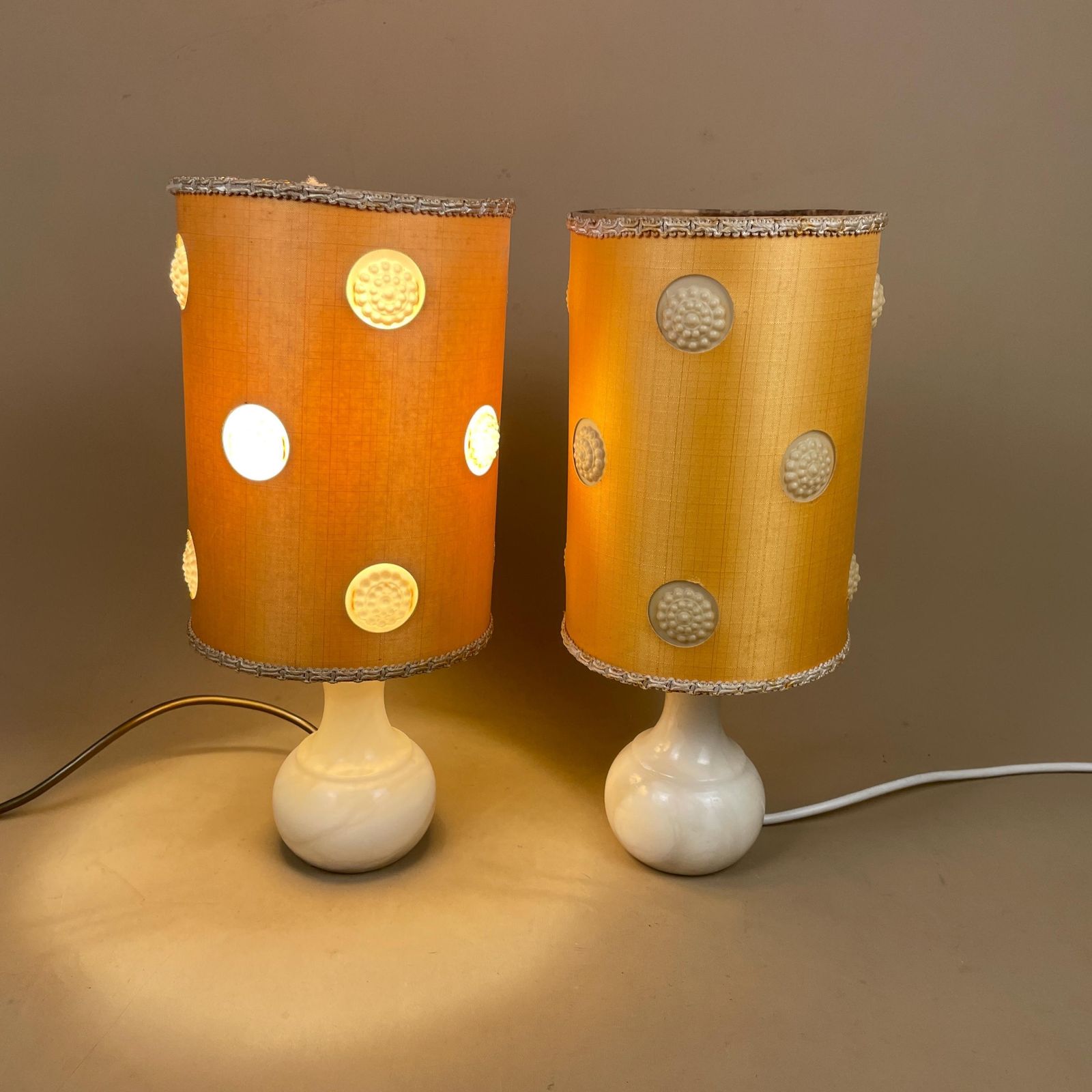 Onyx Marble Table Lamps Pair Yellow Shades Retro Bedside Lighting Alabaster Base Mid Century Decor Small Matching Lamp Set photo 89.0
