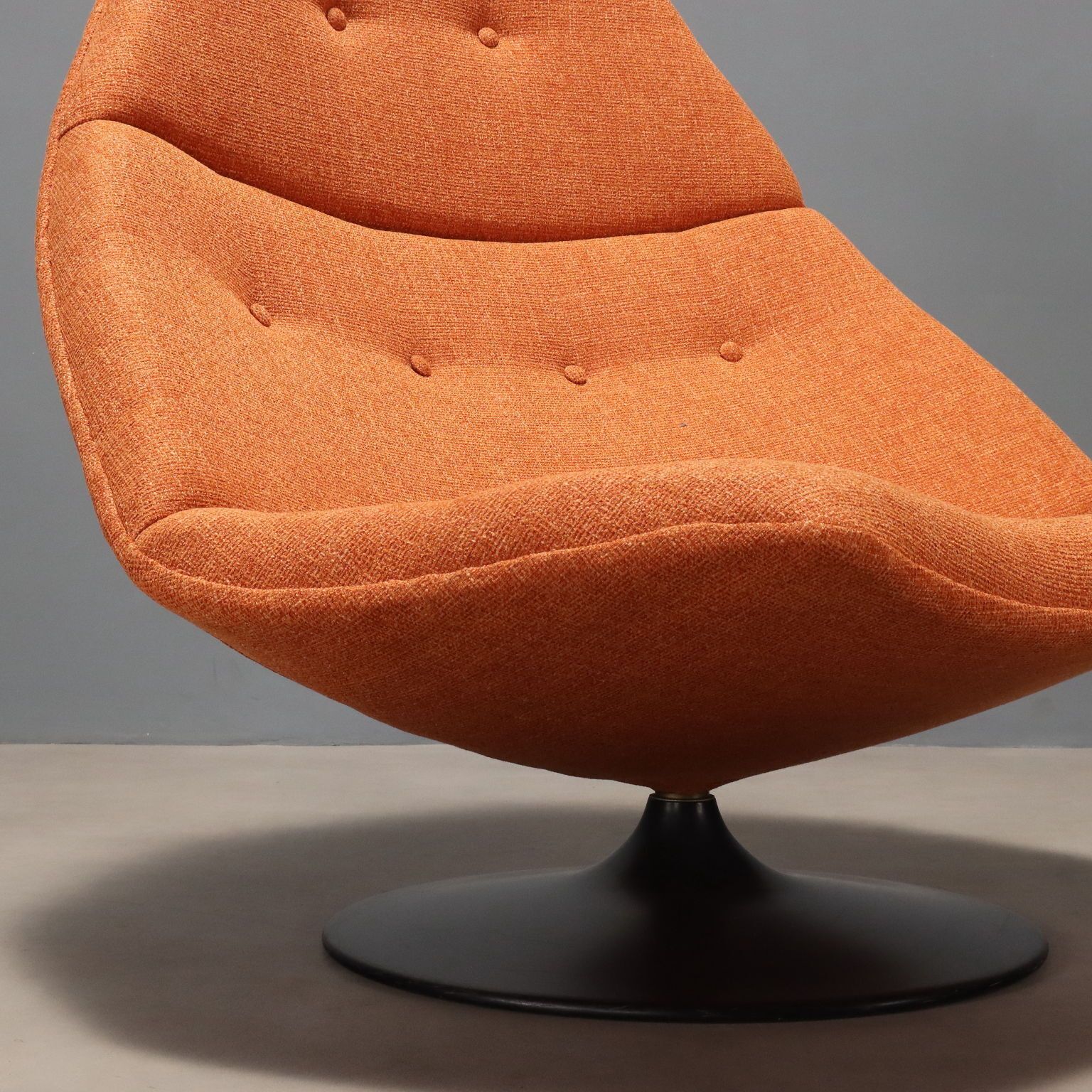 Artifort F588 Armchair Vintage Design G. Harcourt With Footrest 1960s photo vinterior