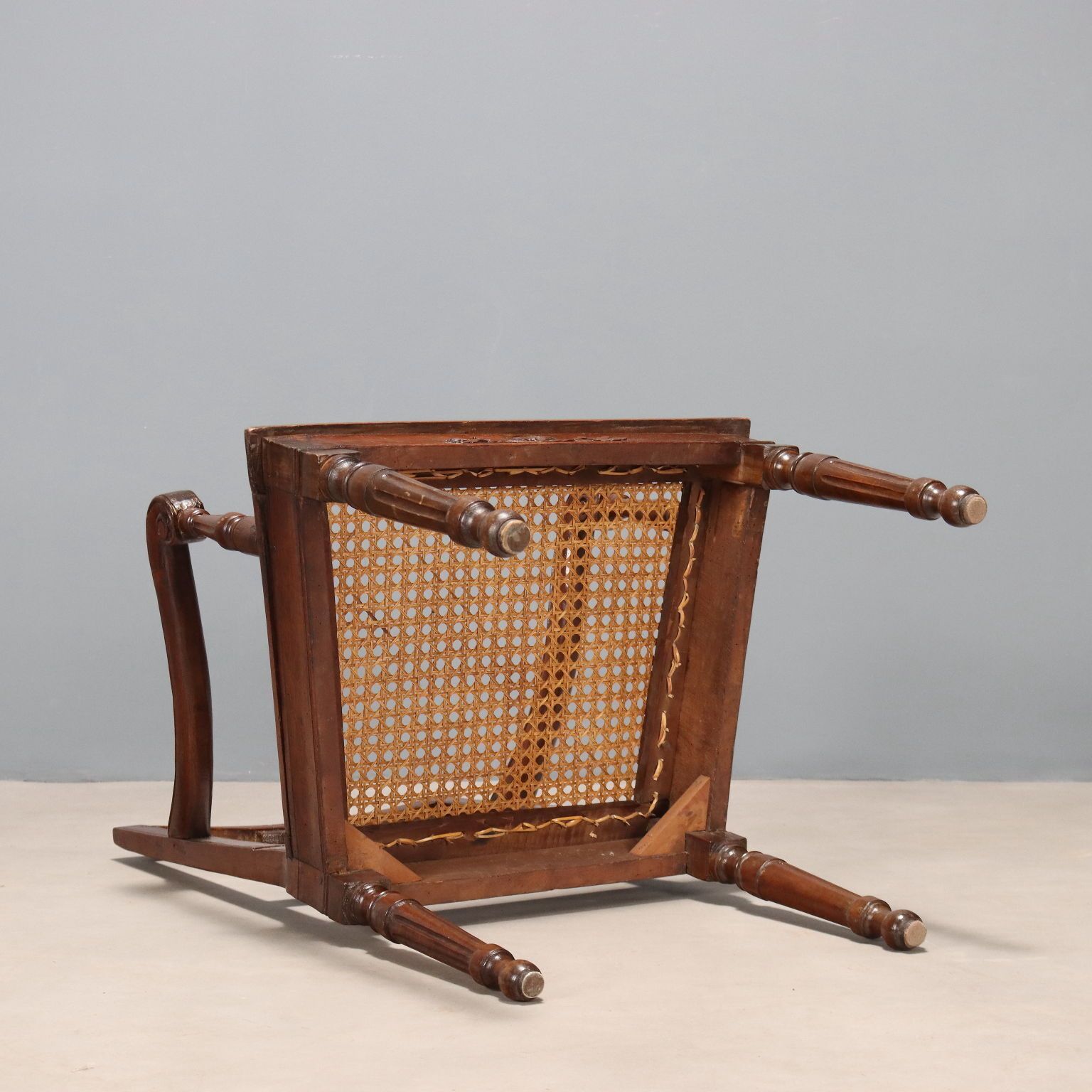 Meubels Fauteuil Neoclassicistisch Walnoot Stof Italië 18e Eeuw photo