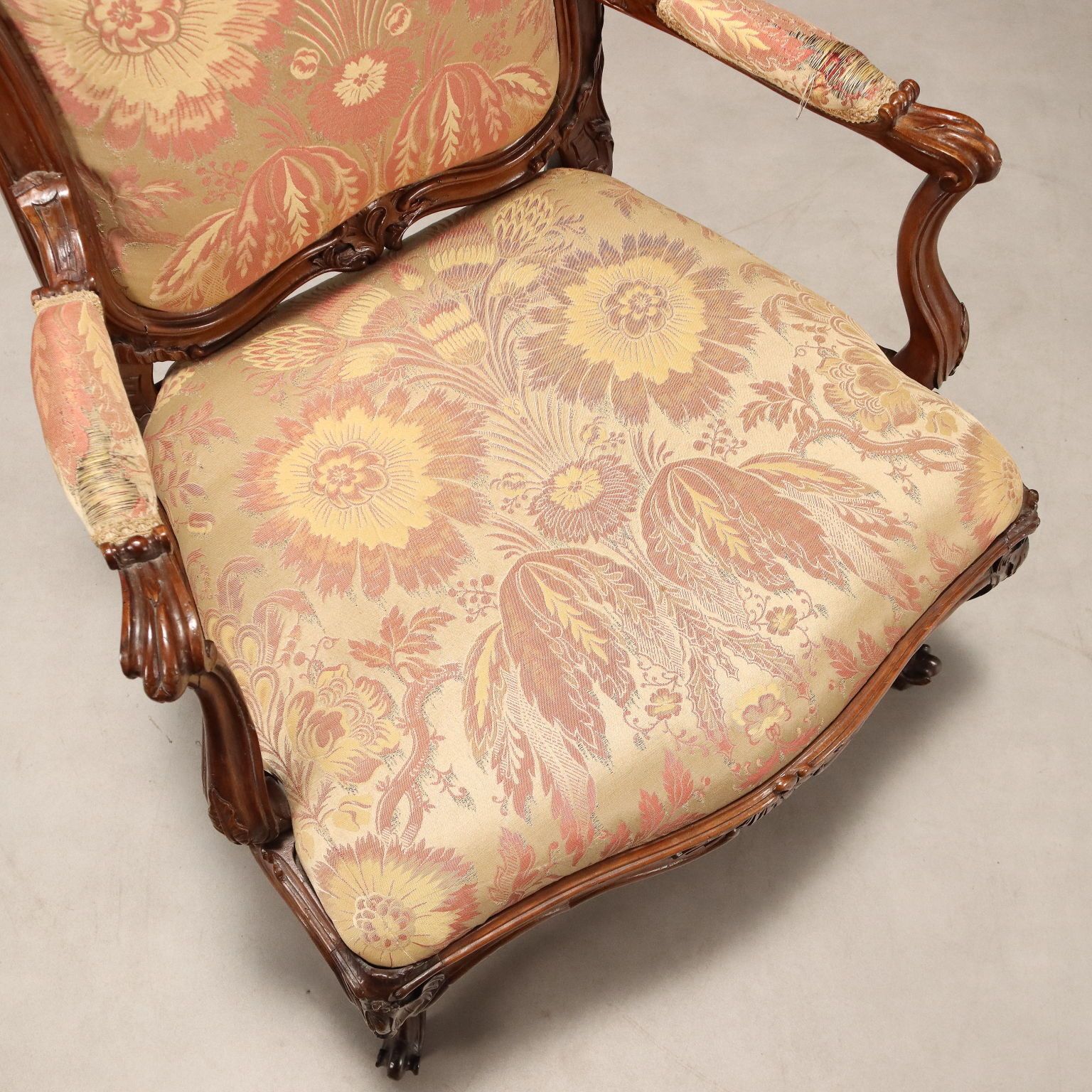 Fauteuil baroque en noyer et tissu, Gênes, XVIIIe siècle photo vintage