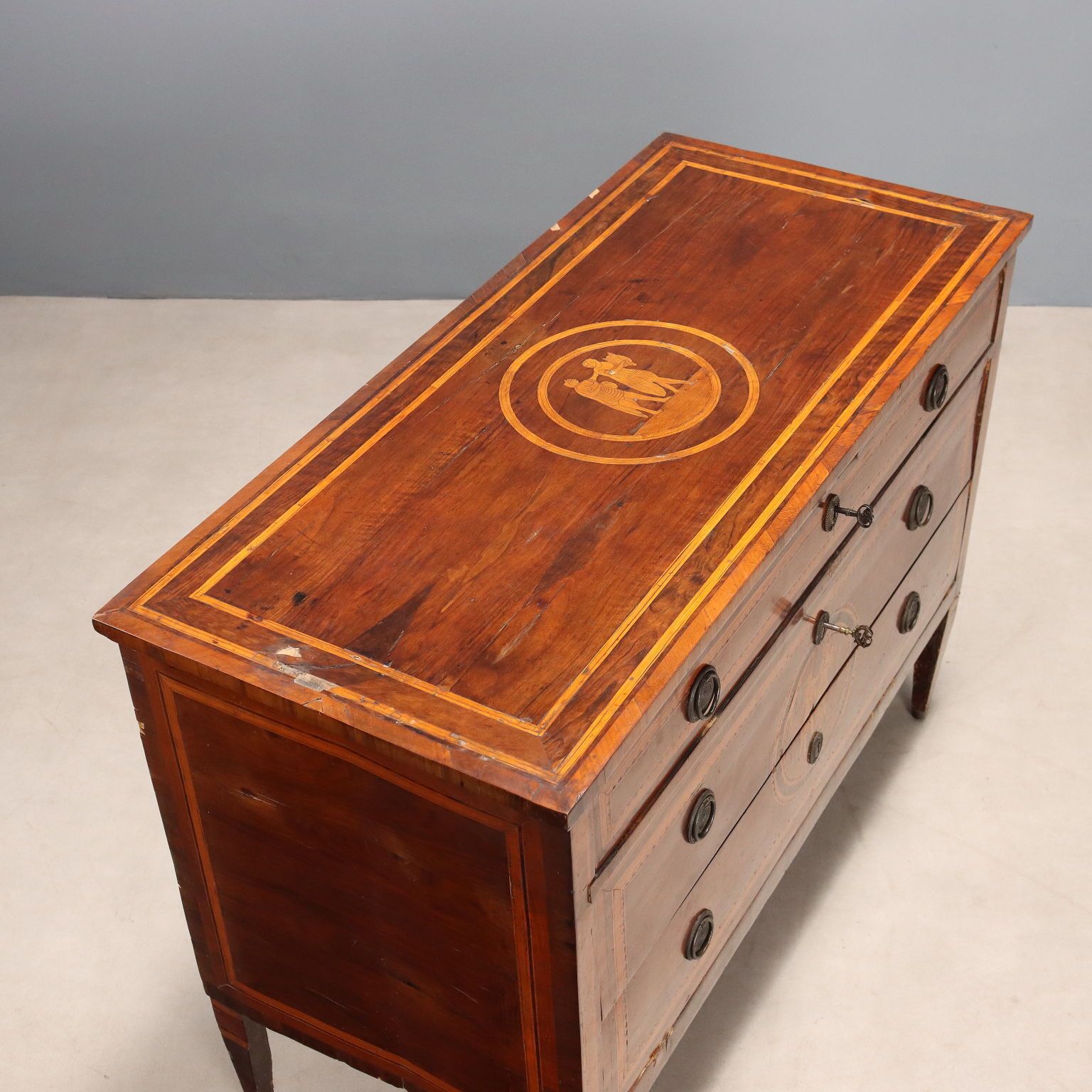 photo furniture Ladekast Neoclassicistisch Kers Italië 18e Eeuw