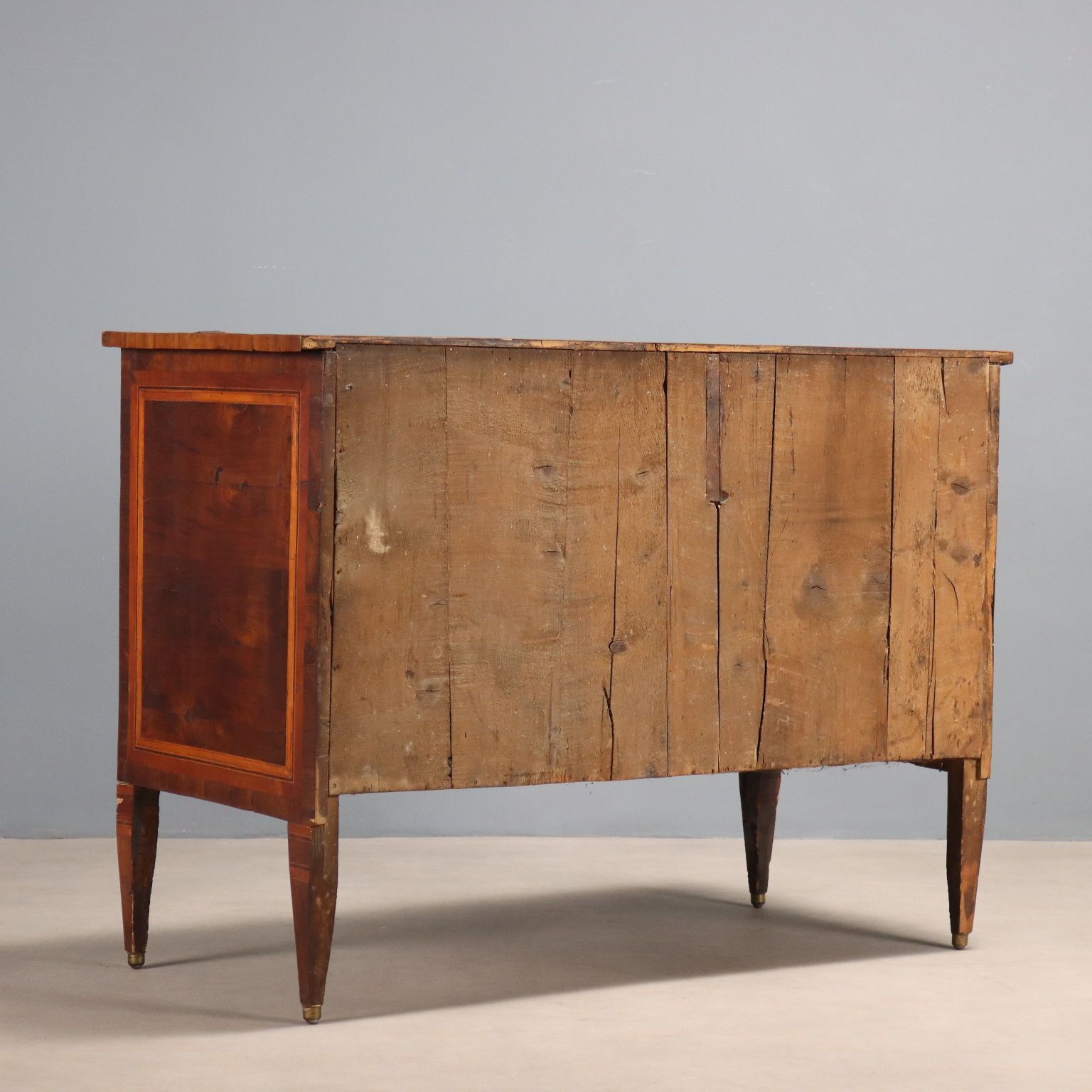 photo buy Commode néoclassique en cerisier, Italie, XVIIIe siècle