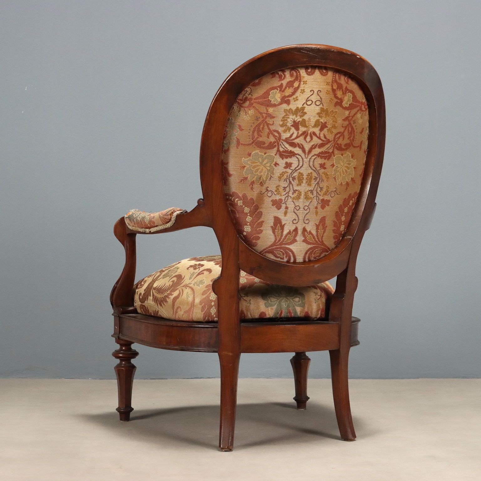 photo for sale Antieke fauteuil Louis-Philippe walnoot stof Italië 19e eeuw