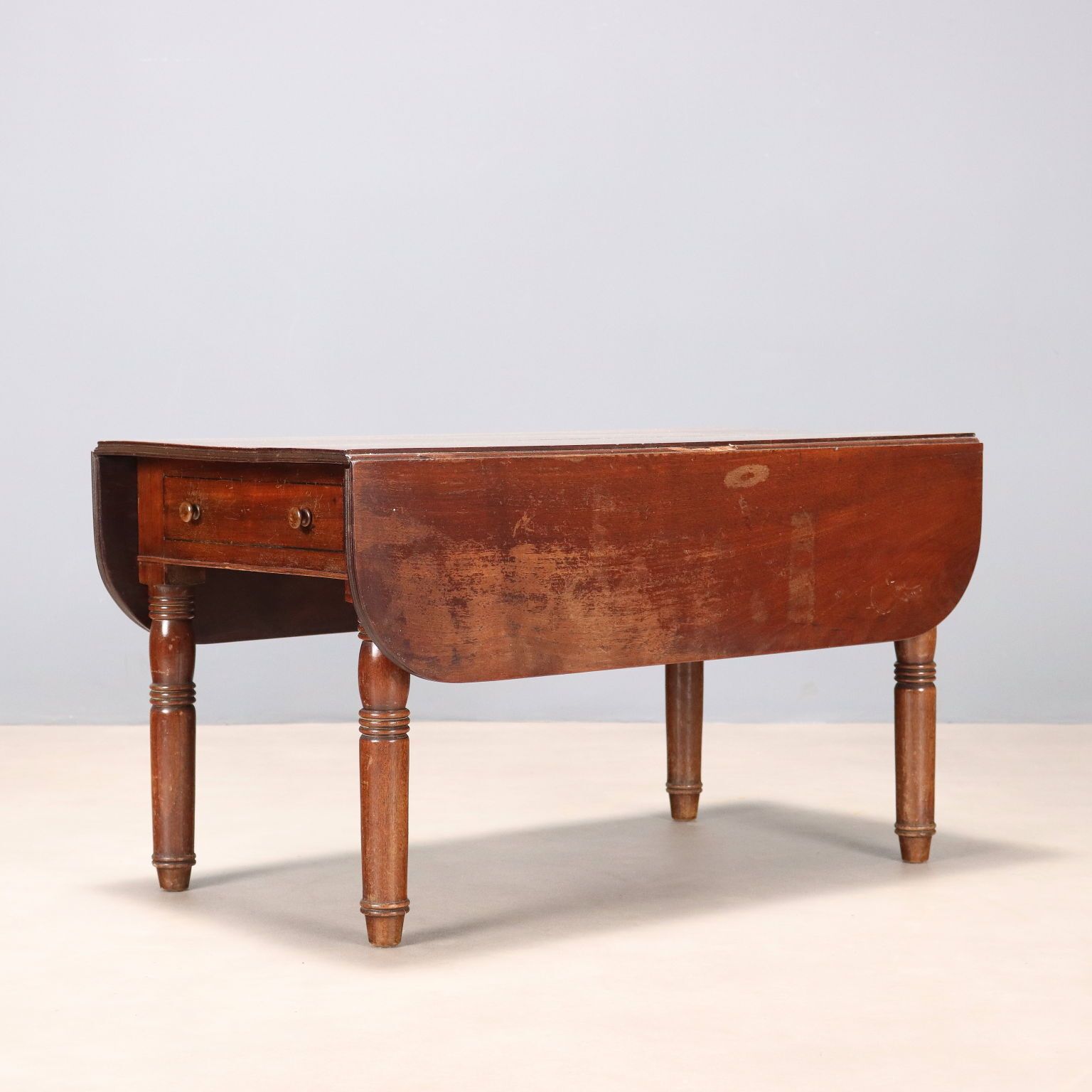 Mobilier Table d'appoint d'époque en acajou, Angleterre, XIXe siècle photo
