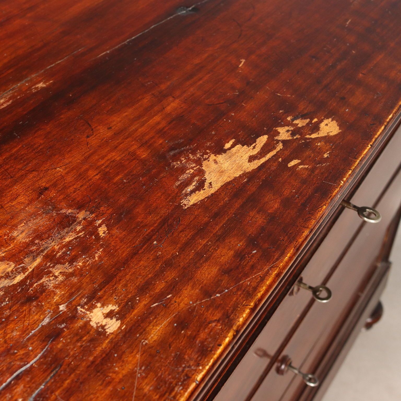 photo for sale Commode d'époque Louis-Philippe en noyer, XIXe siècle